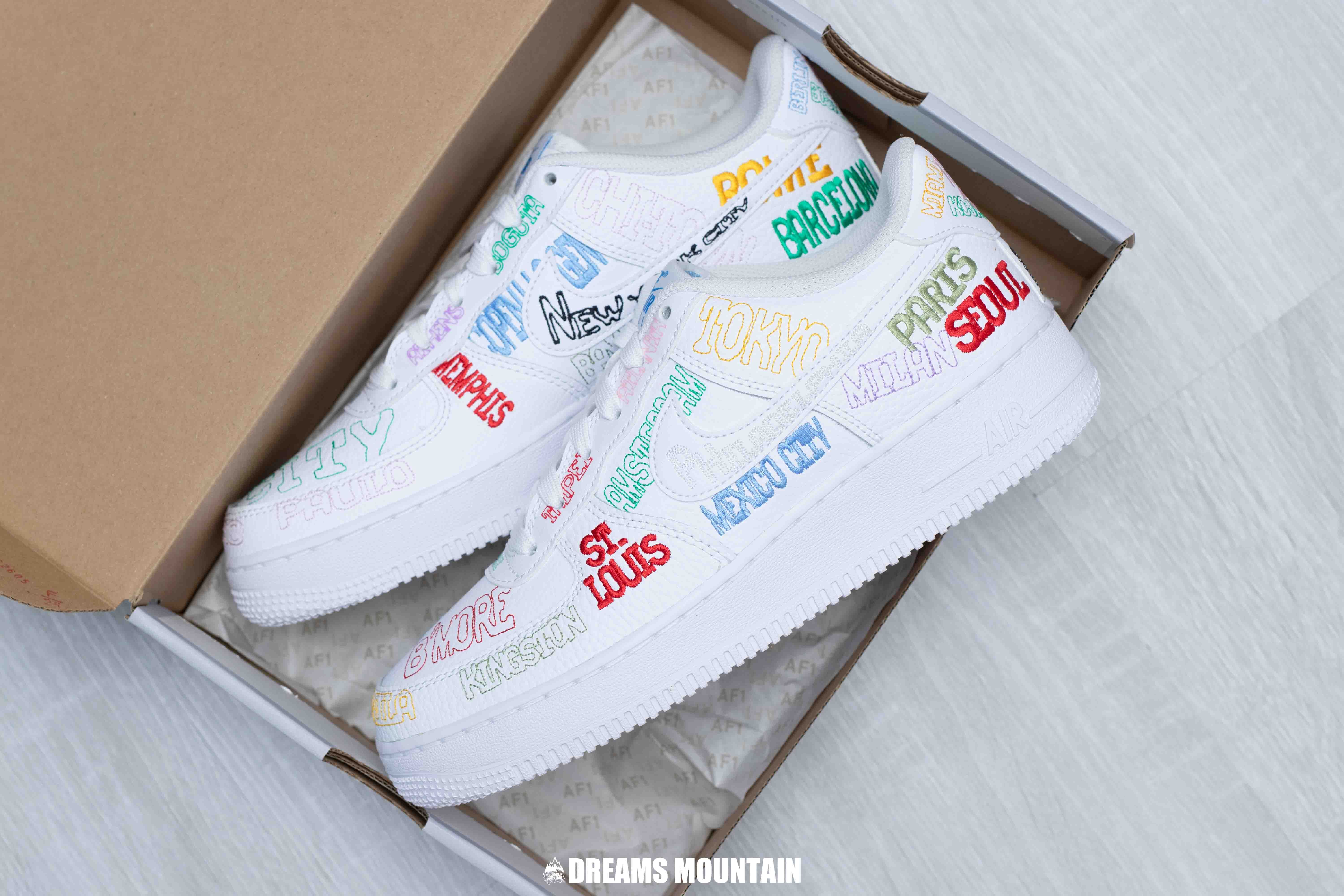 【預訂】NIKE AIR FORCE 1 白刺繡塗鴉風-GS