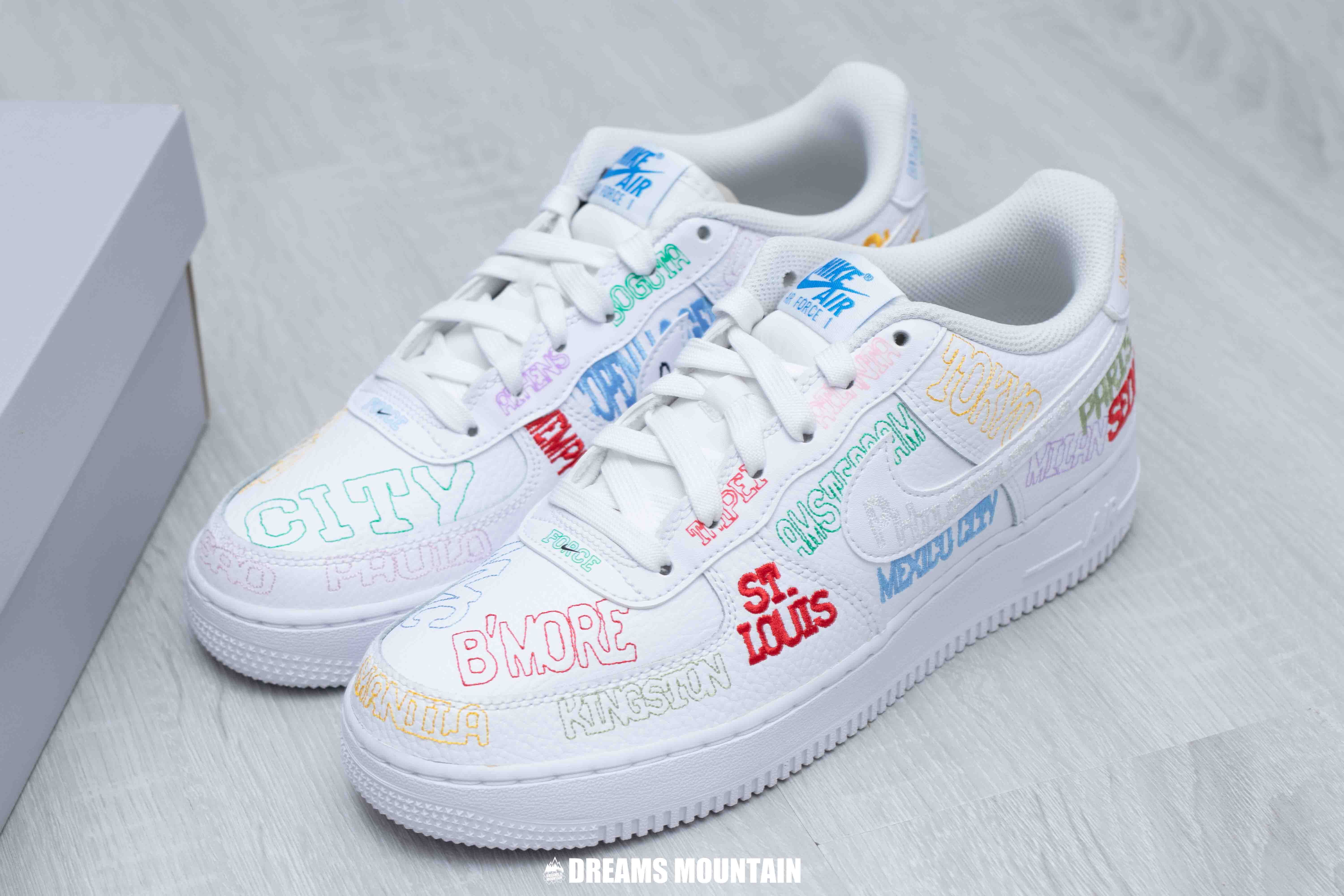 【預訂】NIKE AIR FORCE 1 白刺繡塗鴉風-GS