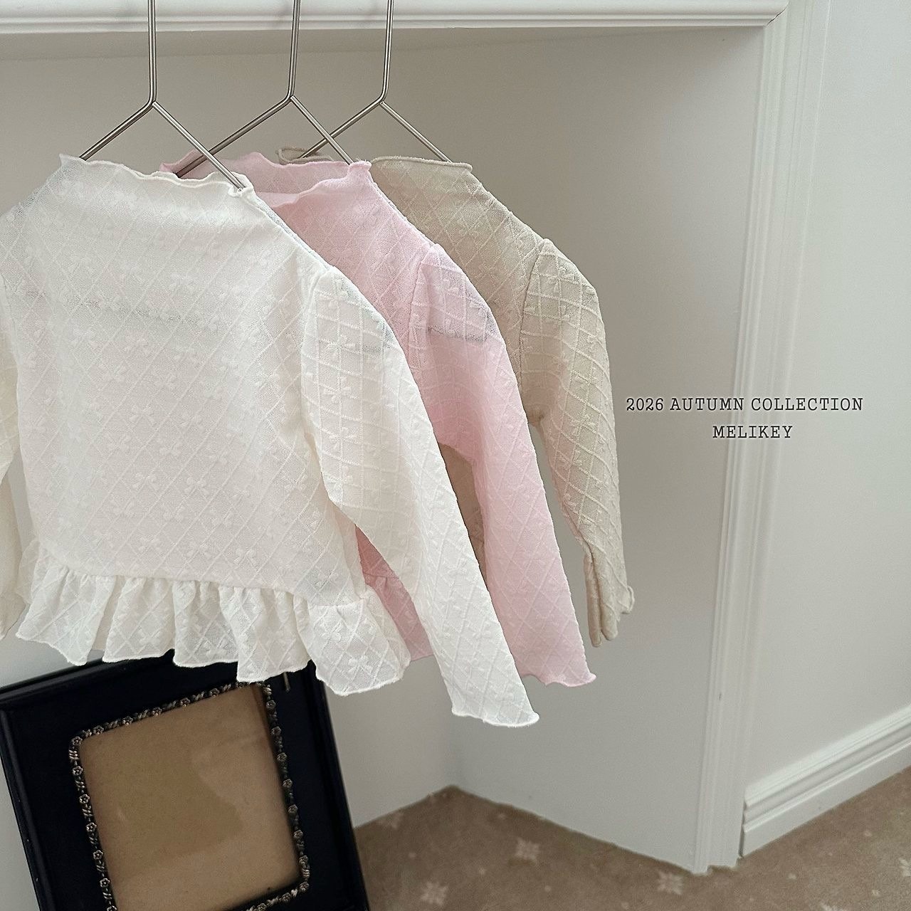 MELIKEY Frill Ribbon Mesh Tee