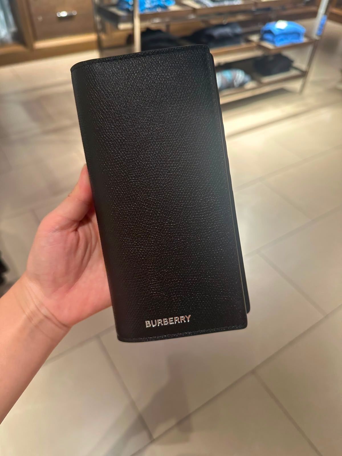LYS02222 Burberry 新版燙金Logo小牛皮長銀包
