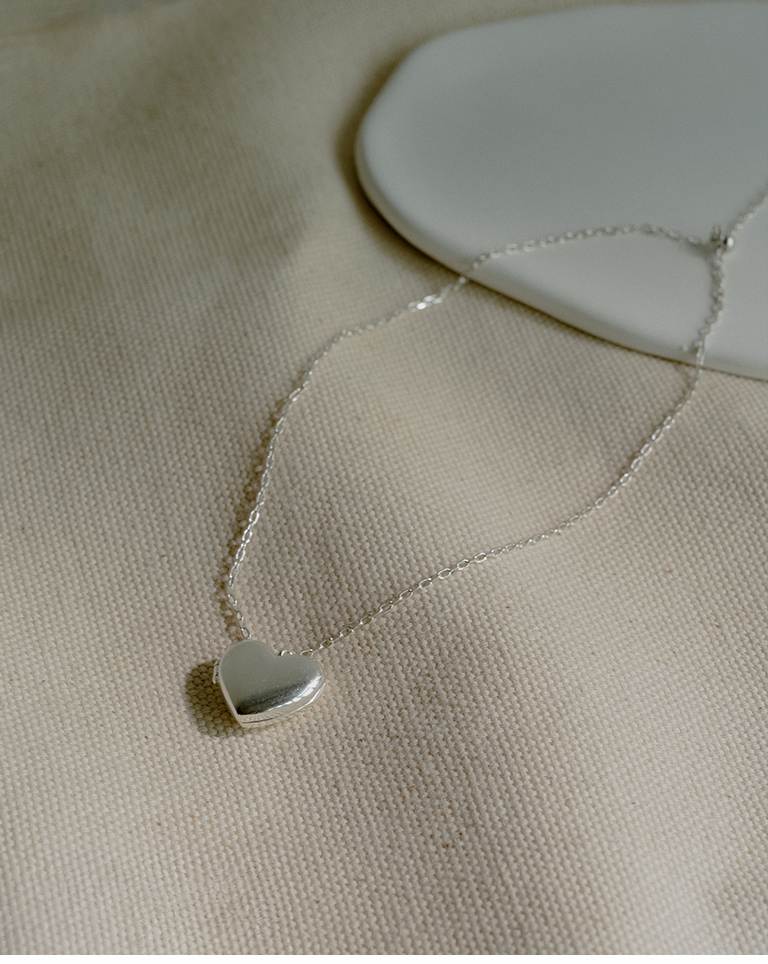 Metal openable heart-shaped pendant necklace【07040399】in stock+pre-order