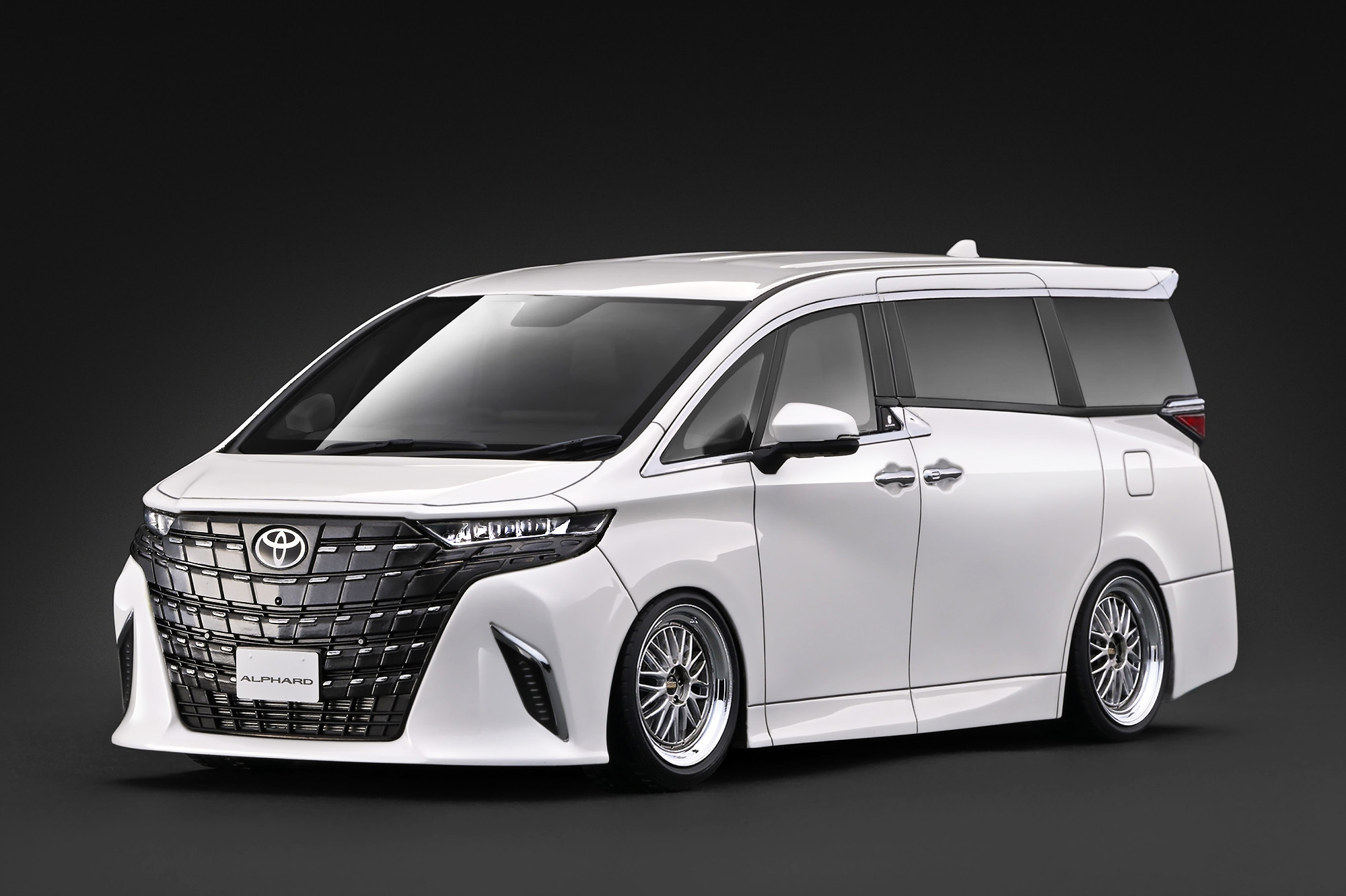 預訂 (訂金$300) (預訂價$2214):1/18 IG Toyota ALPHARD Z (H40W) Pearl White (IG4080)