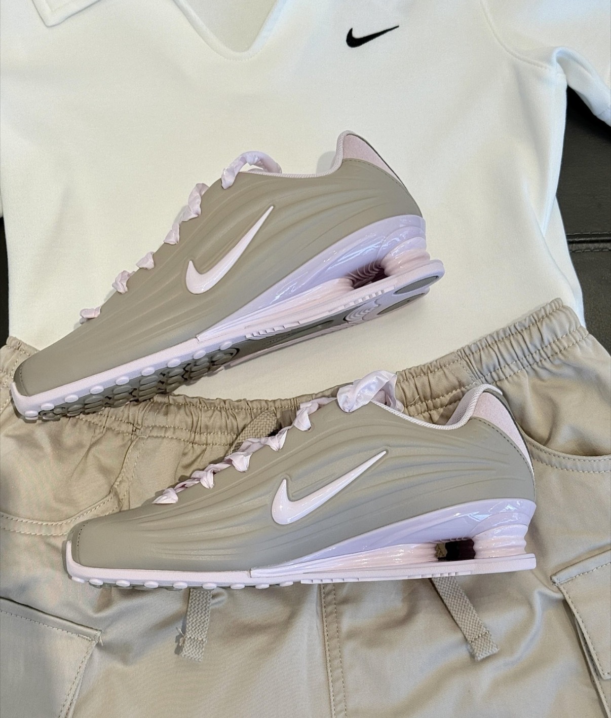 女鞋 NIKE W SHOX Z LACE 燕麥粉 氣墊 緩震 復古 緞面鞋帶 芭蕾風 彈簧鞋 運動鞋【IV6171-001】
