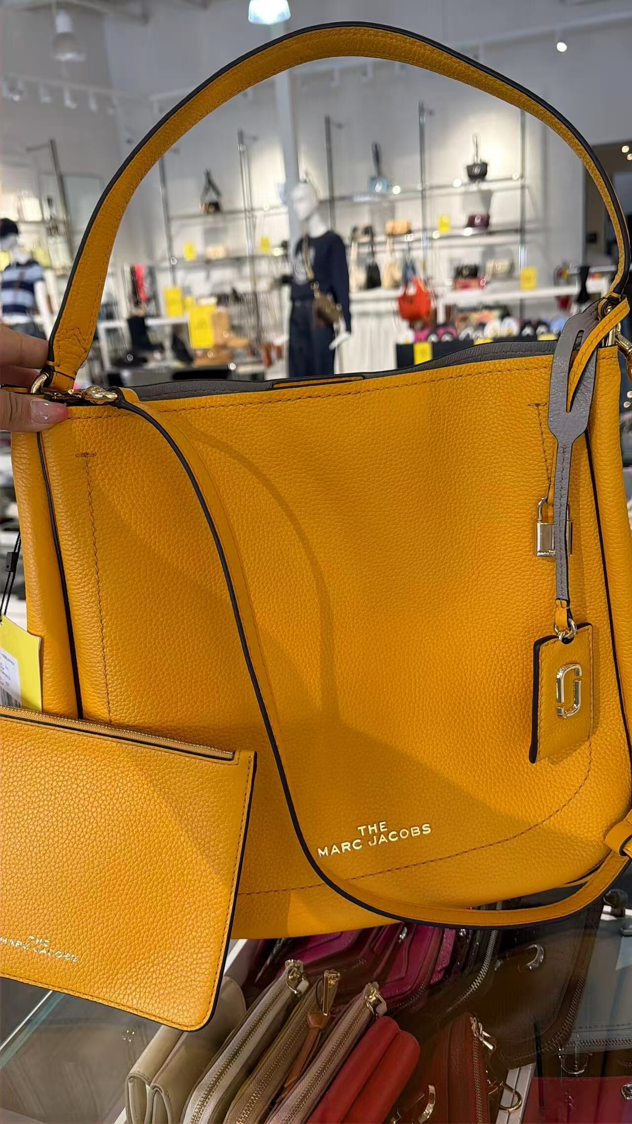 【預購】Marc Jacobs H0805100 The Director Hobo 手袋 (橙色)