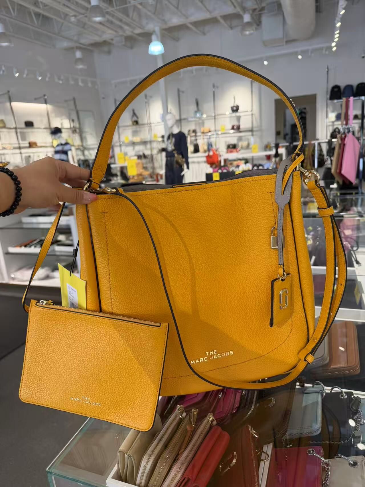 【預購】Marc Jacobs H0805100 The Director Hobo 手袋 (橙色)
