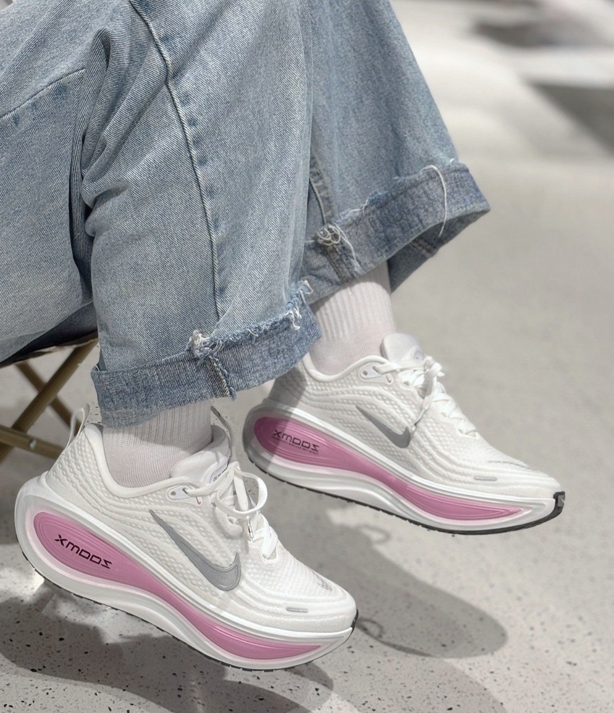 女鞋 NIKE W VOMERO PLUS 白紫粉 氣墊 緩震 透氣 慢跑 運動鞋【HV8154-110】