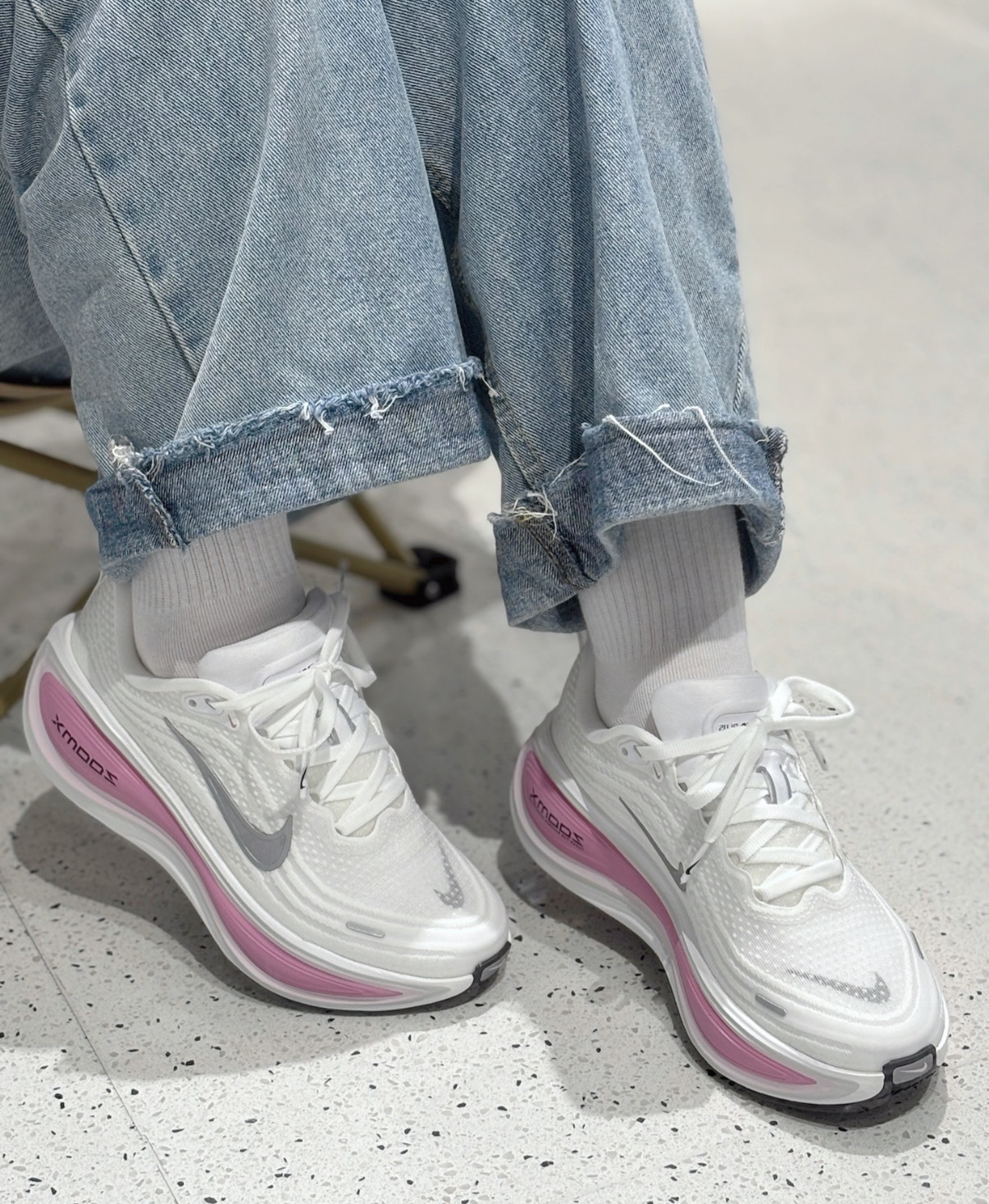 女鞋 NIKE W VOMERO PLUS 白紫粉 氣墊 緩震 透氣 慢跑 運動鞋【HV8154-110】