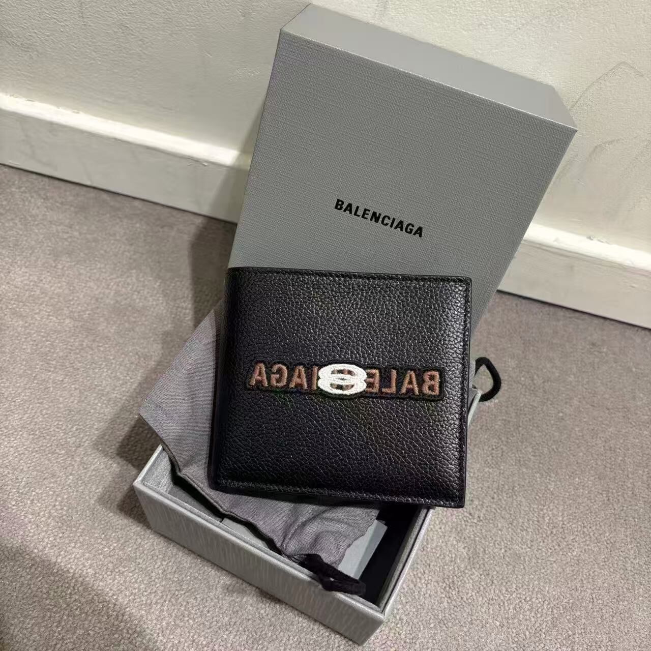 【預購】Balenciaga S080503 Crush 小牛皮對折銀包 (黑色)