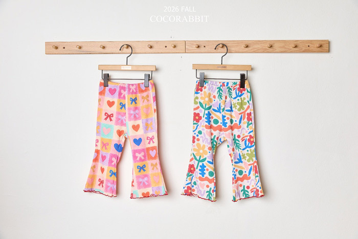 正韓秋Cocorabbit 兩色彩色花紋/愛心喇叭褲