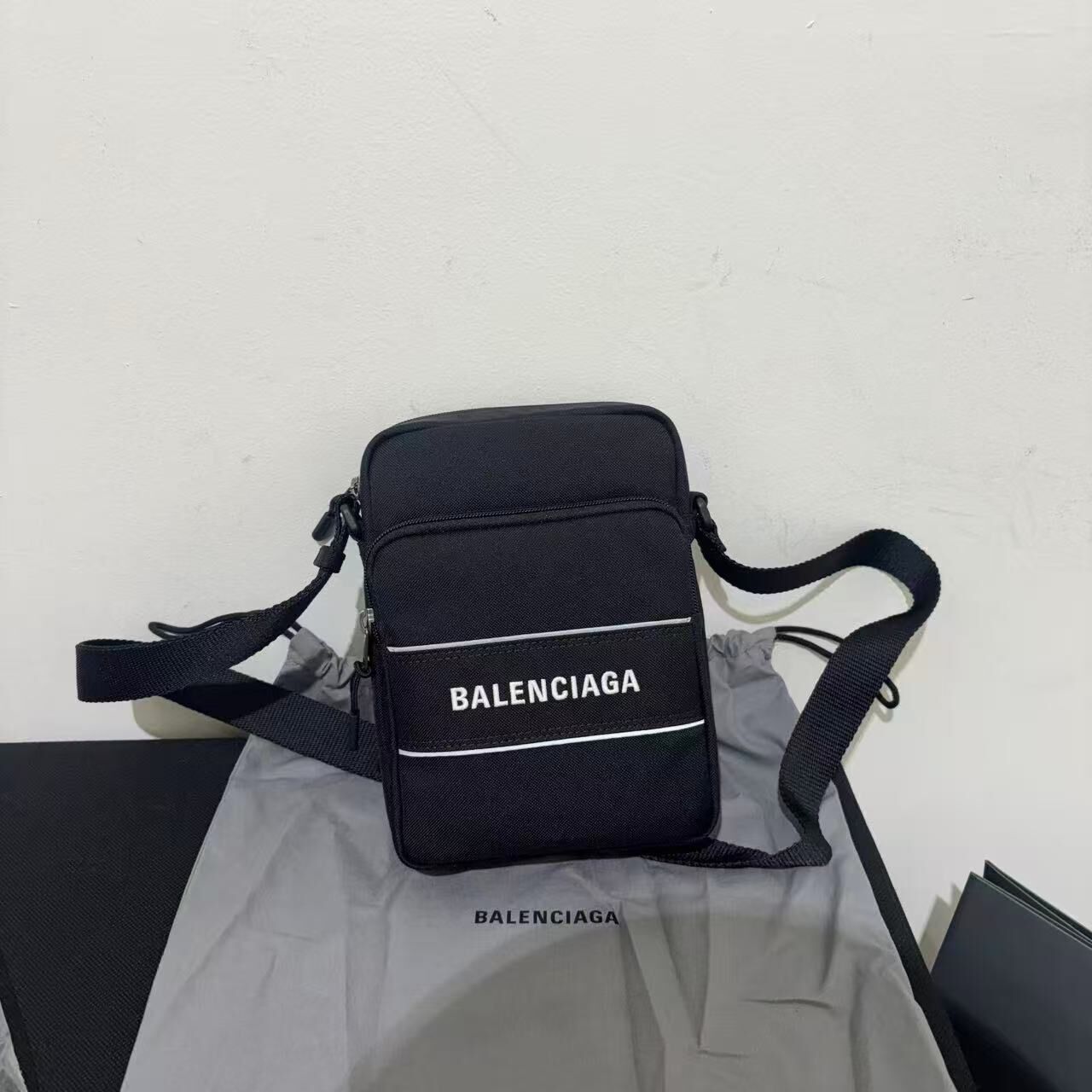【預購】Balenciaga S080504 尼龍小包 (黑色)
