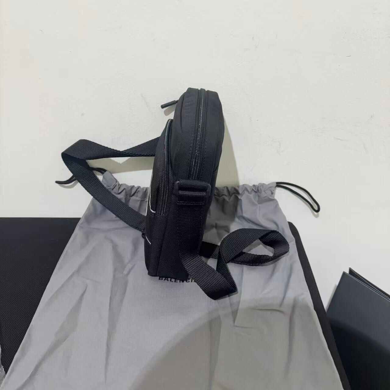 【預購】Balenciaga S080504 尼龍小包 (黑色)