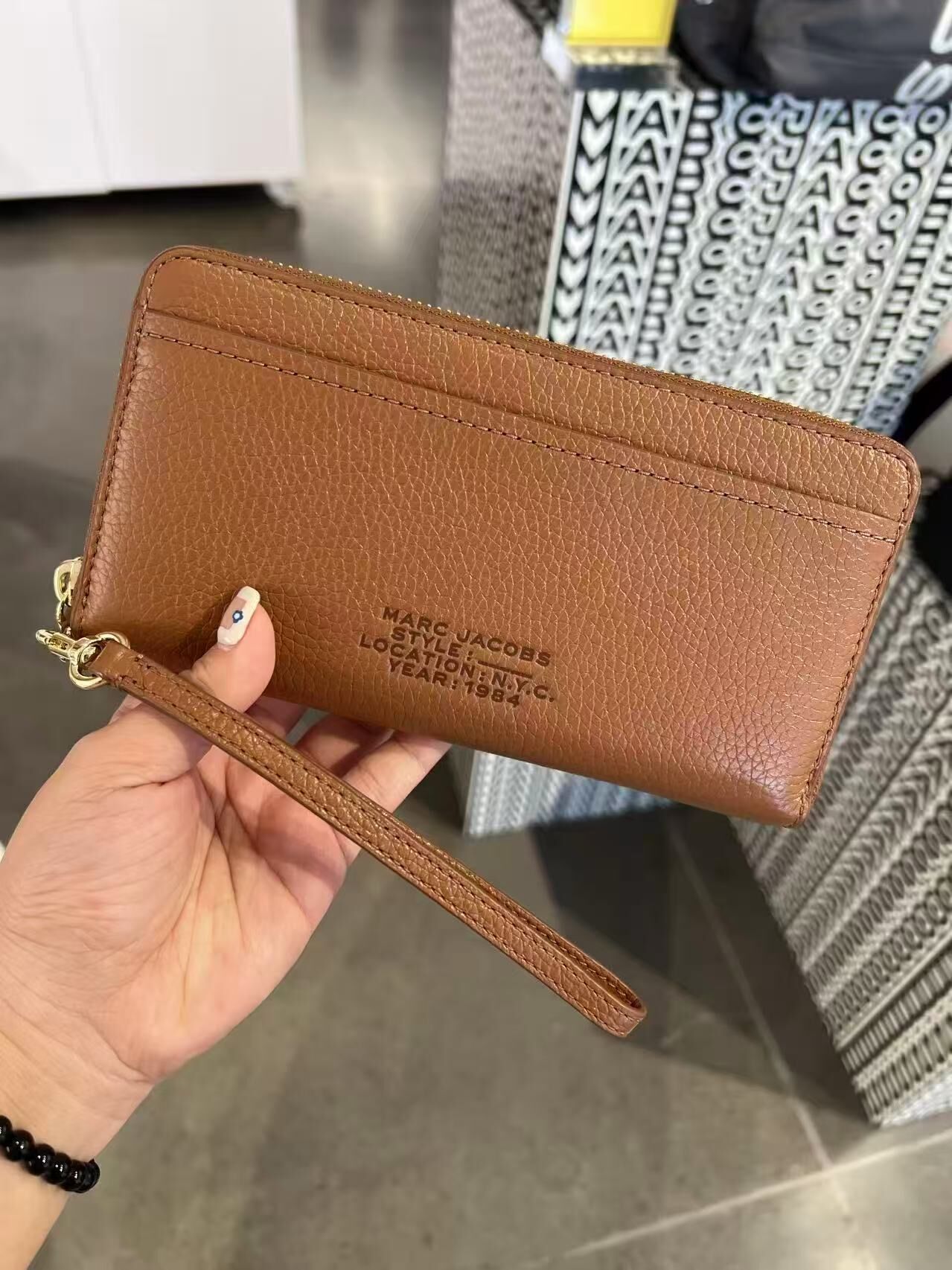 【預購】Marc Jacobs H0805105 The Continental 拉鏈長款銀包  (棕色)