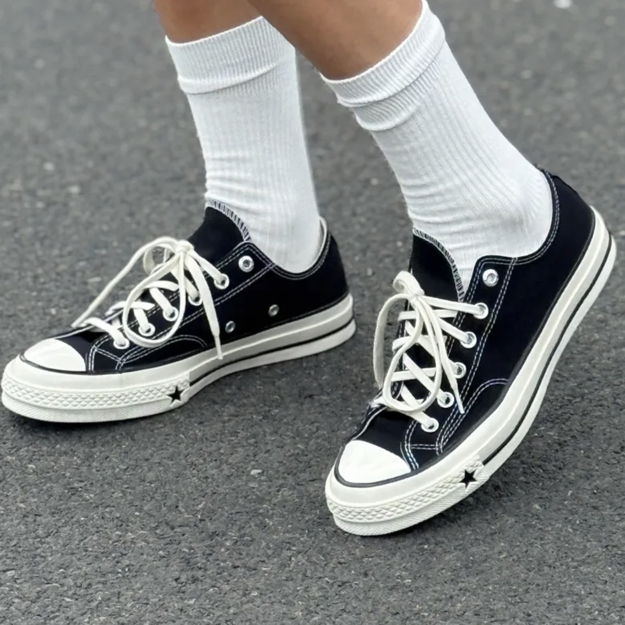 CONVERSE CHUCK 70 X 經典黑 奶油底 低筒 帆布鞋 KARINA代言 匡威 男女 A24228C
