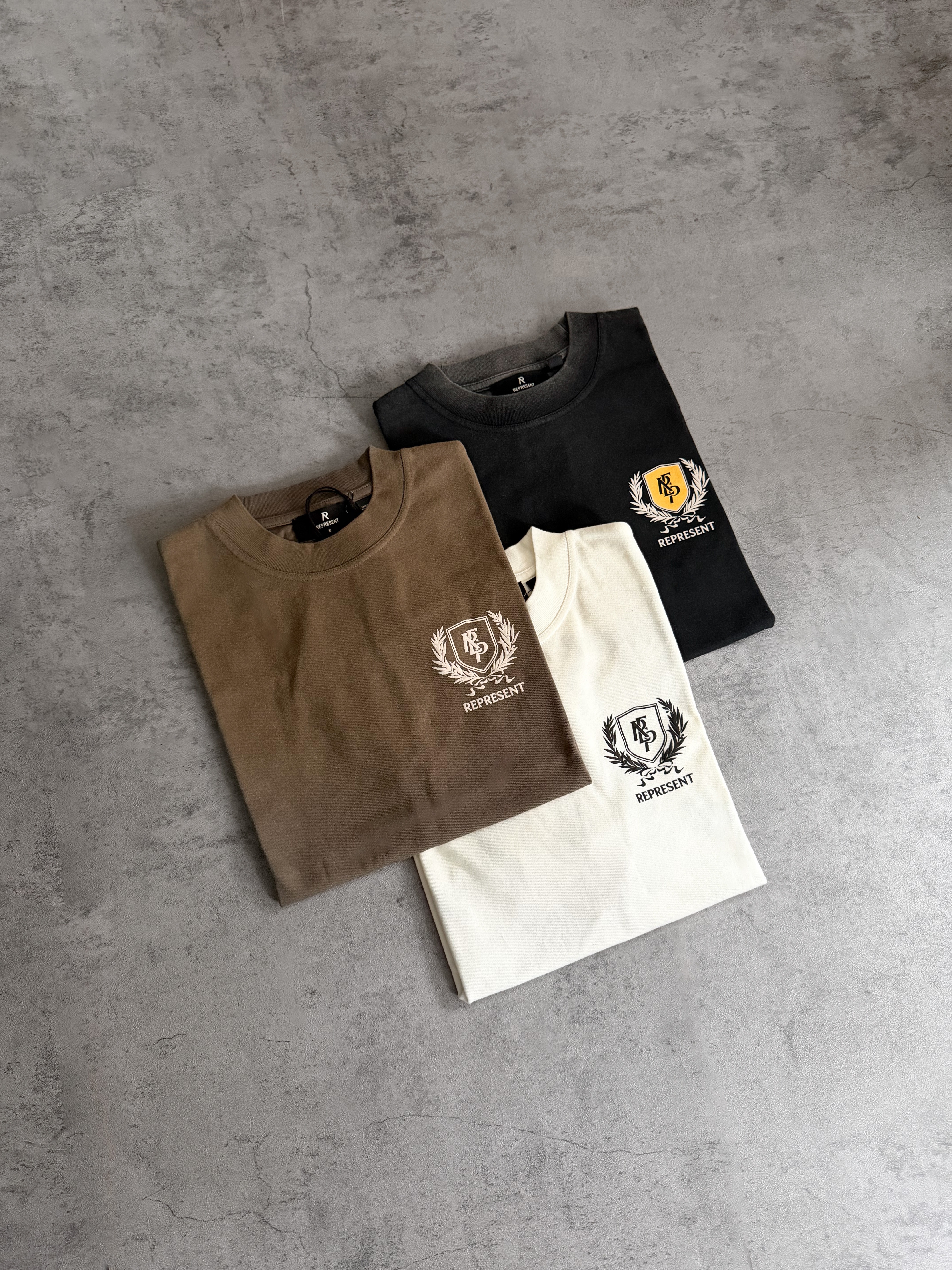 Represent Clo 水洗做舊 徽章印花Logo 短袖T