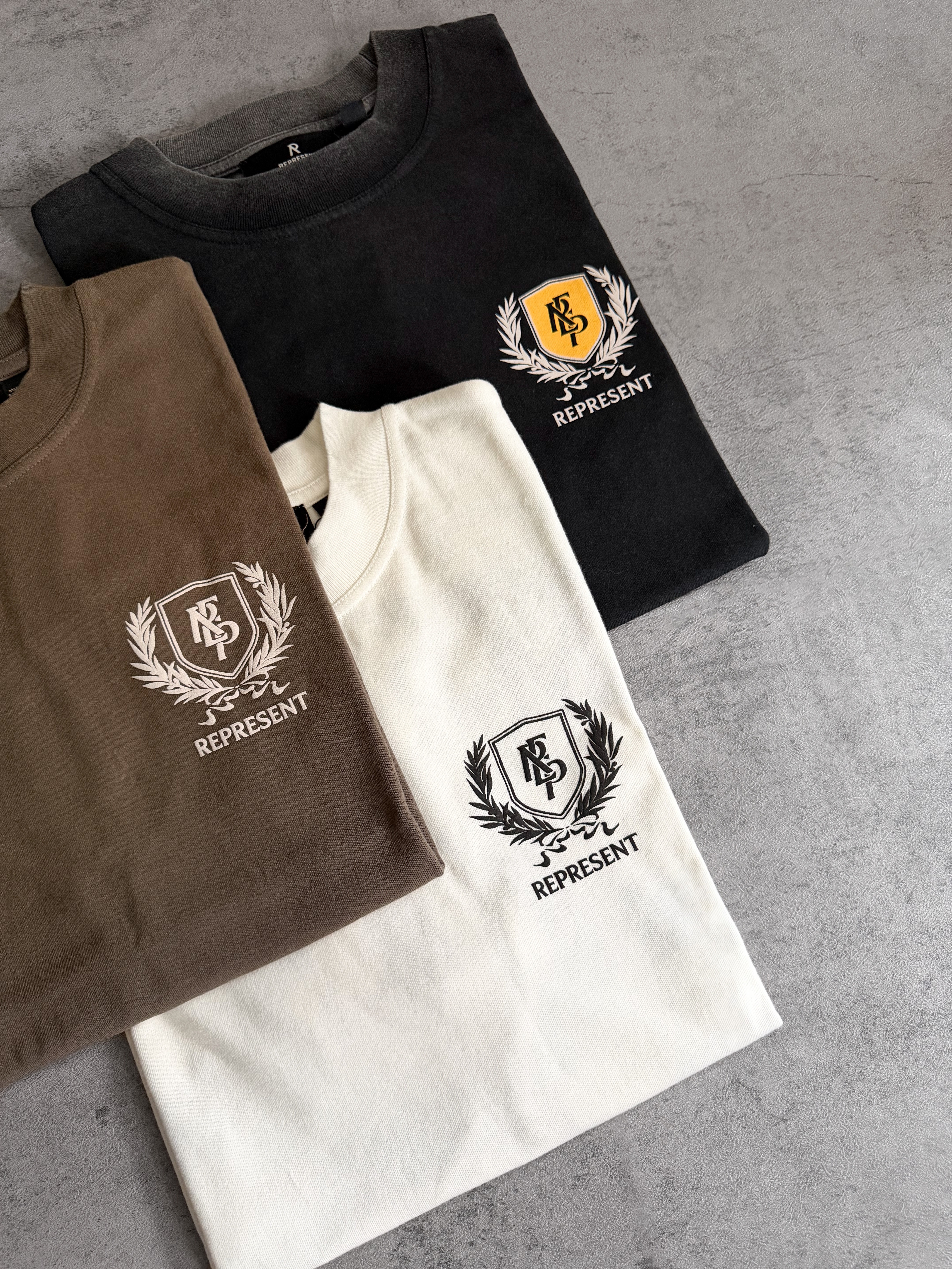 Represent Clo 水洗做舊 徽章印花Logo 短袖T
