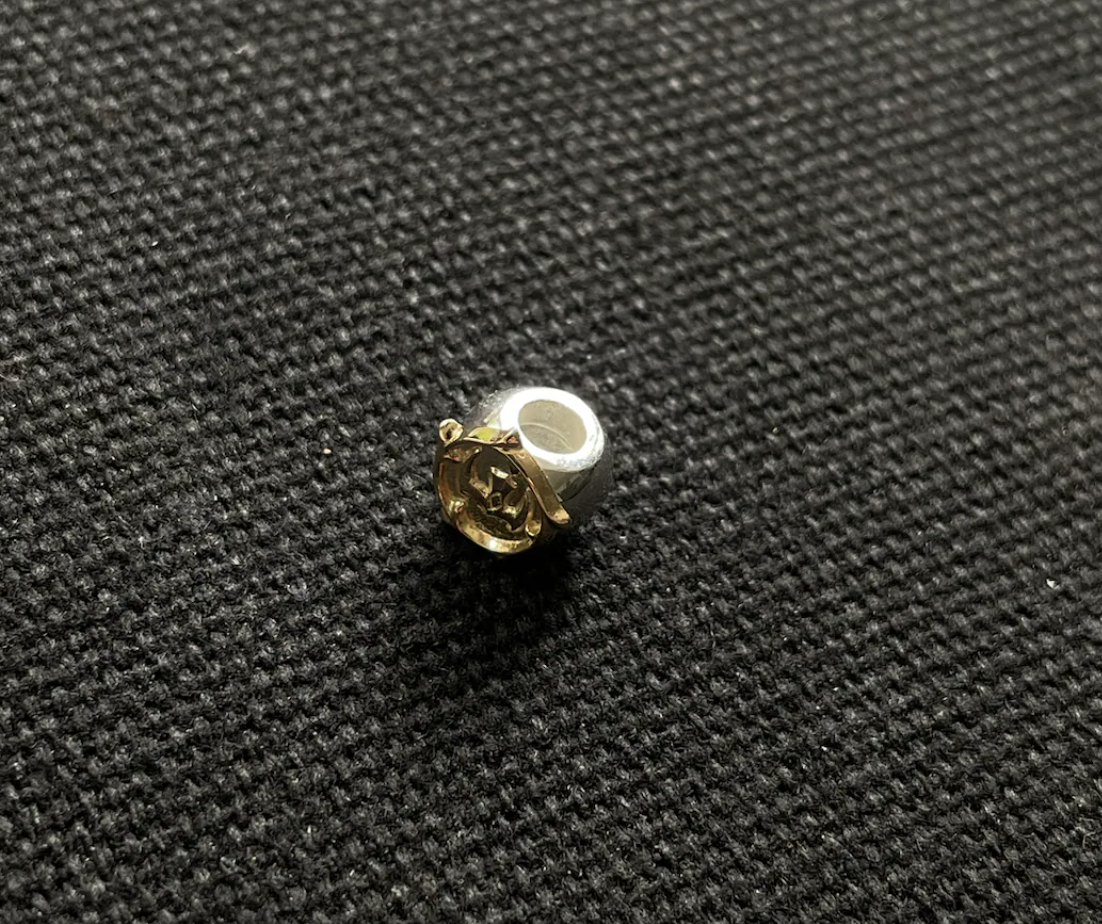 預訂單 浮雕點金L bead