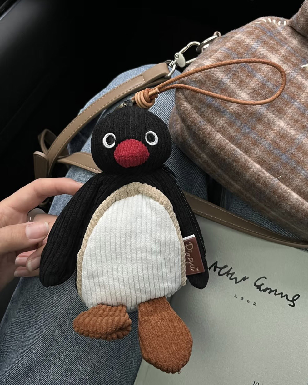 PINGU 企鵝家族 正版授權 45週年復古系列 燈芯絨 耳機包 收納包 鑰匙圈 吊飾 / 預購