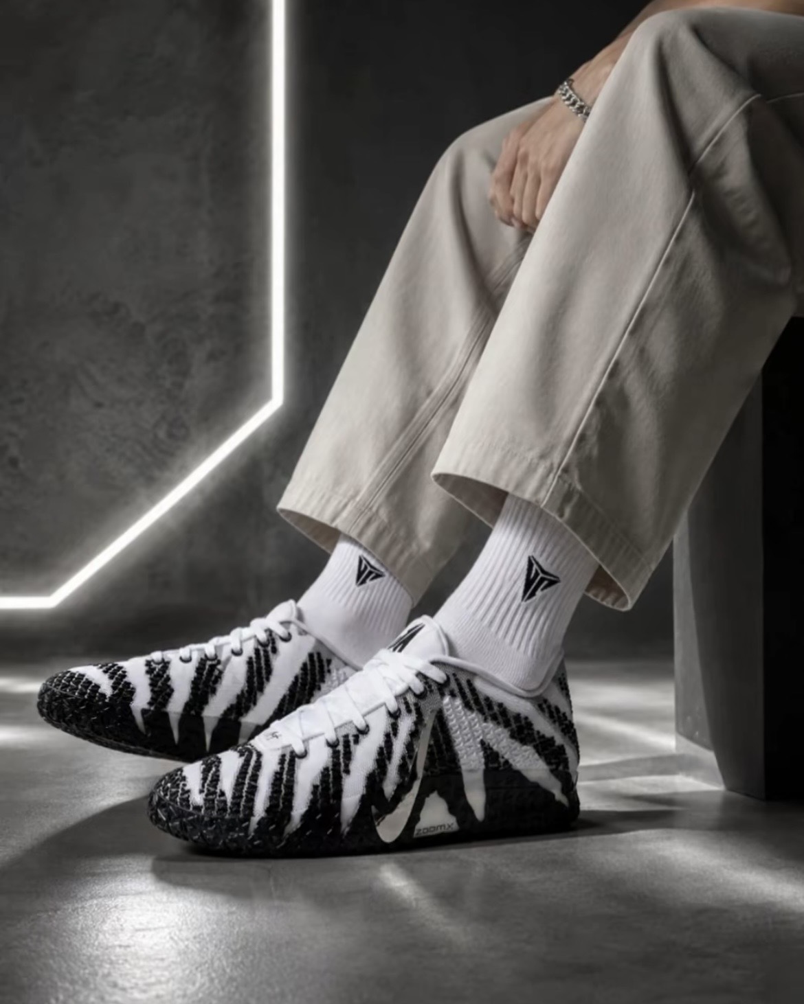 (預訂) Nike JA 3 - Black White