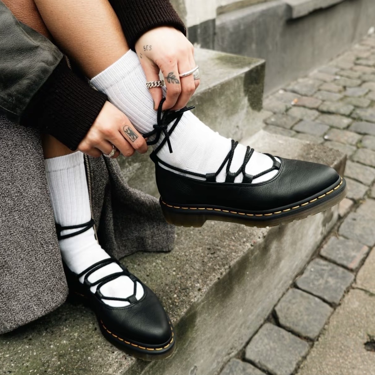 DR.MARTENS ELPHIE II VIRGINIA 黑 皮革 尖頭 休閒 芭蕾舞鞋 瑪莉珍 40683001