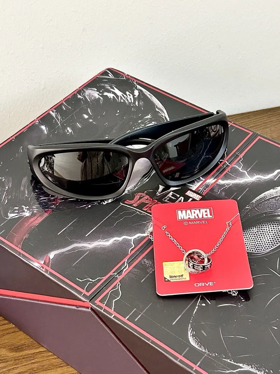 🕷️ DISNEY X MARVEL 迪士尼 漫威 蜘蛛人 雙環吊墜 項鍊 墨鏡 海報 禮盒 官方正版授權 / 預購