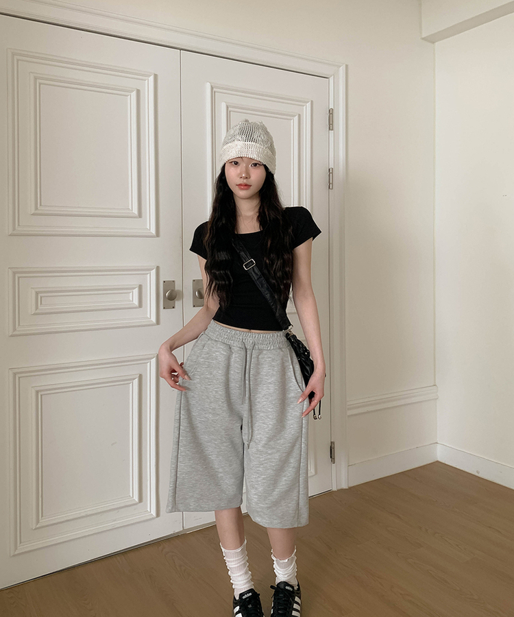 <尾貨出清>XIN OUTLET 韓國 寬鬆 百慕達 側摺 棉短褲 三色