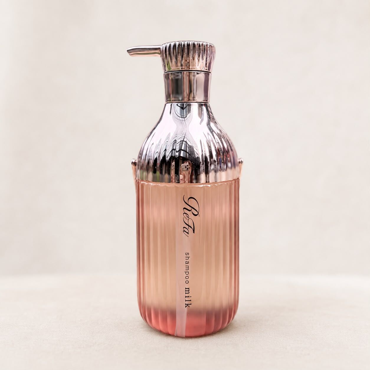 ReFa Milk Protein Shampoo Pink 天然牛奶蛋白洗髮水  (捲曲毛躁順滑系列)