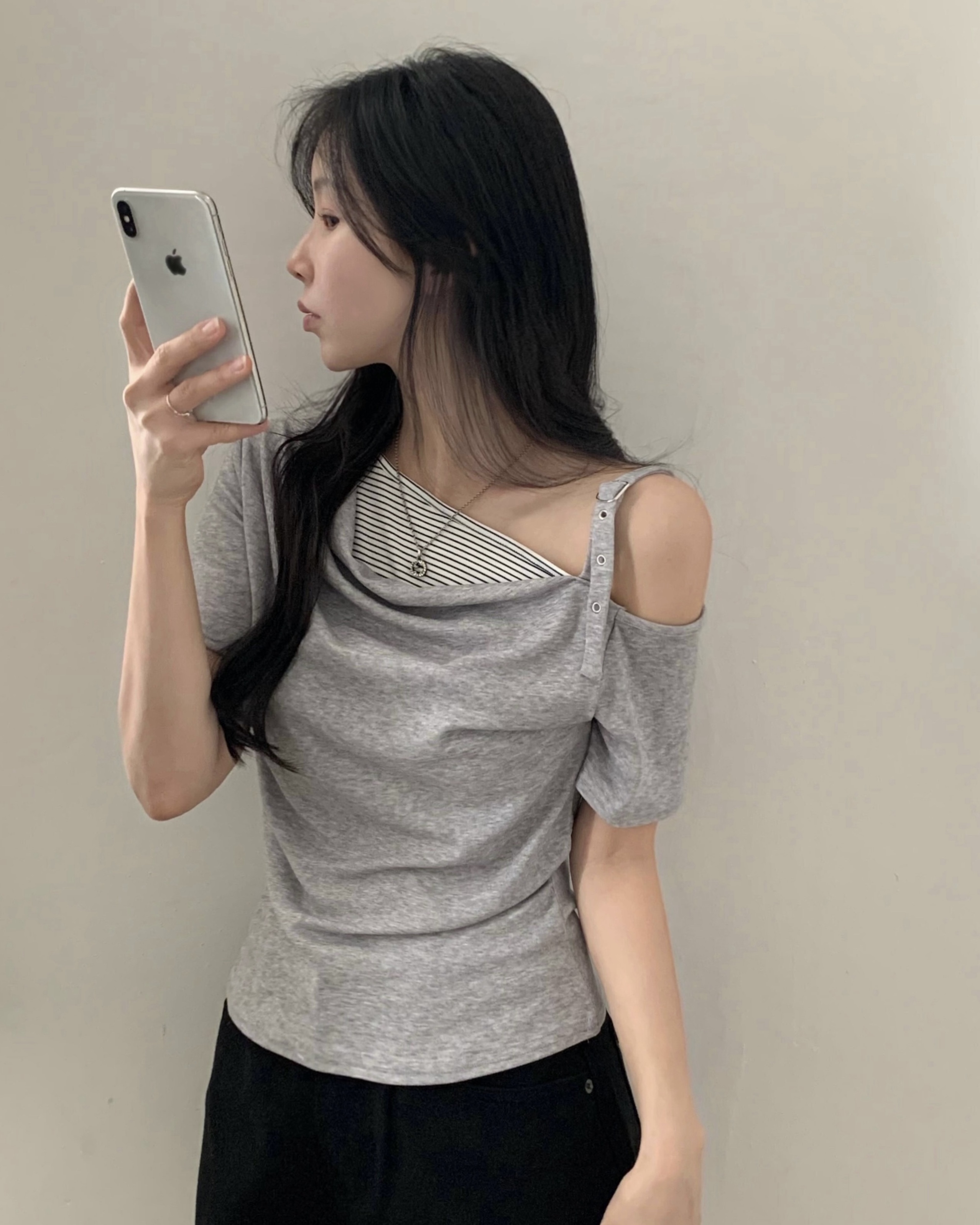 <尾貨出清>XIN OUTLET 韓國 扣環 短袖 微露肩 四色