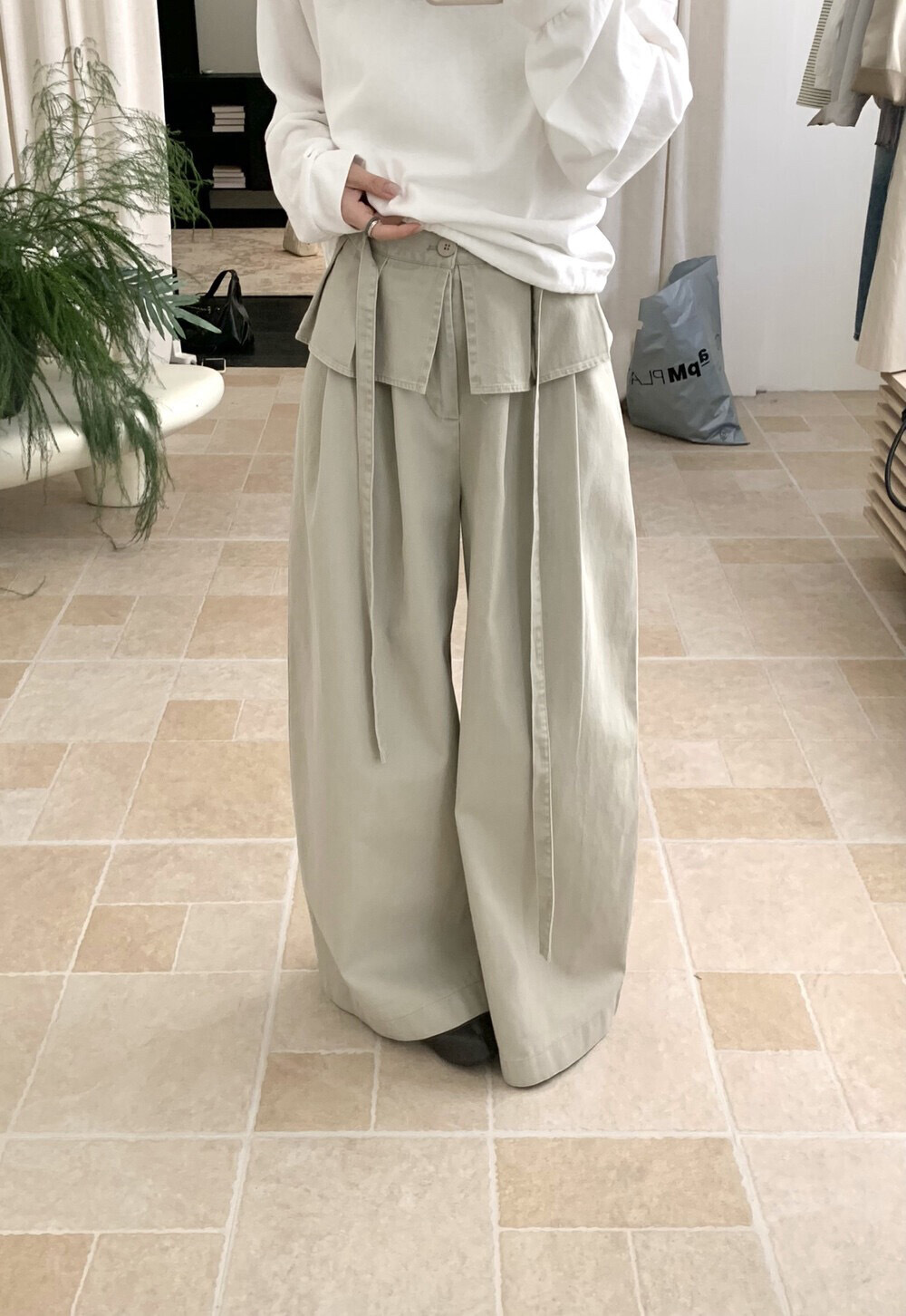 <尾貨出清>XIN OUTLET 韓國 屁簾 荷葉邊 氣球褲 四色