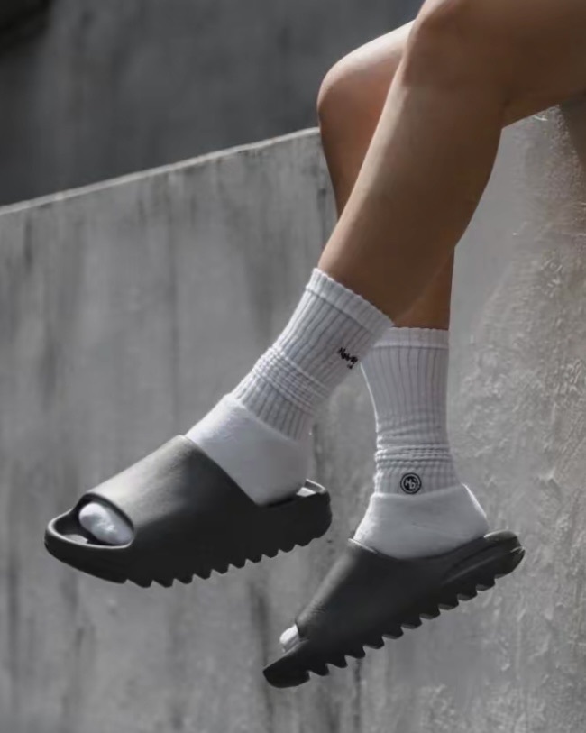 【逢甲 FUZZY】<限時接單> YEEZY SLIDE 全黑 灰色 藍色 骨白 小麥棕 拖鞋 YS-01