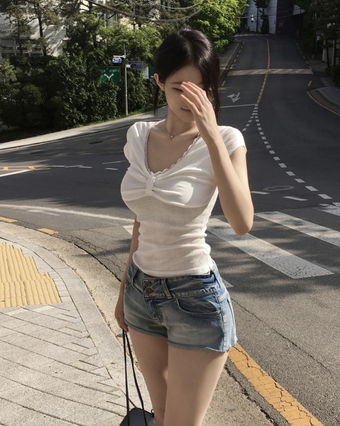<尾貨出清>XIN OUTLET 韓國 蕾絲 皺摺 短袖 白色