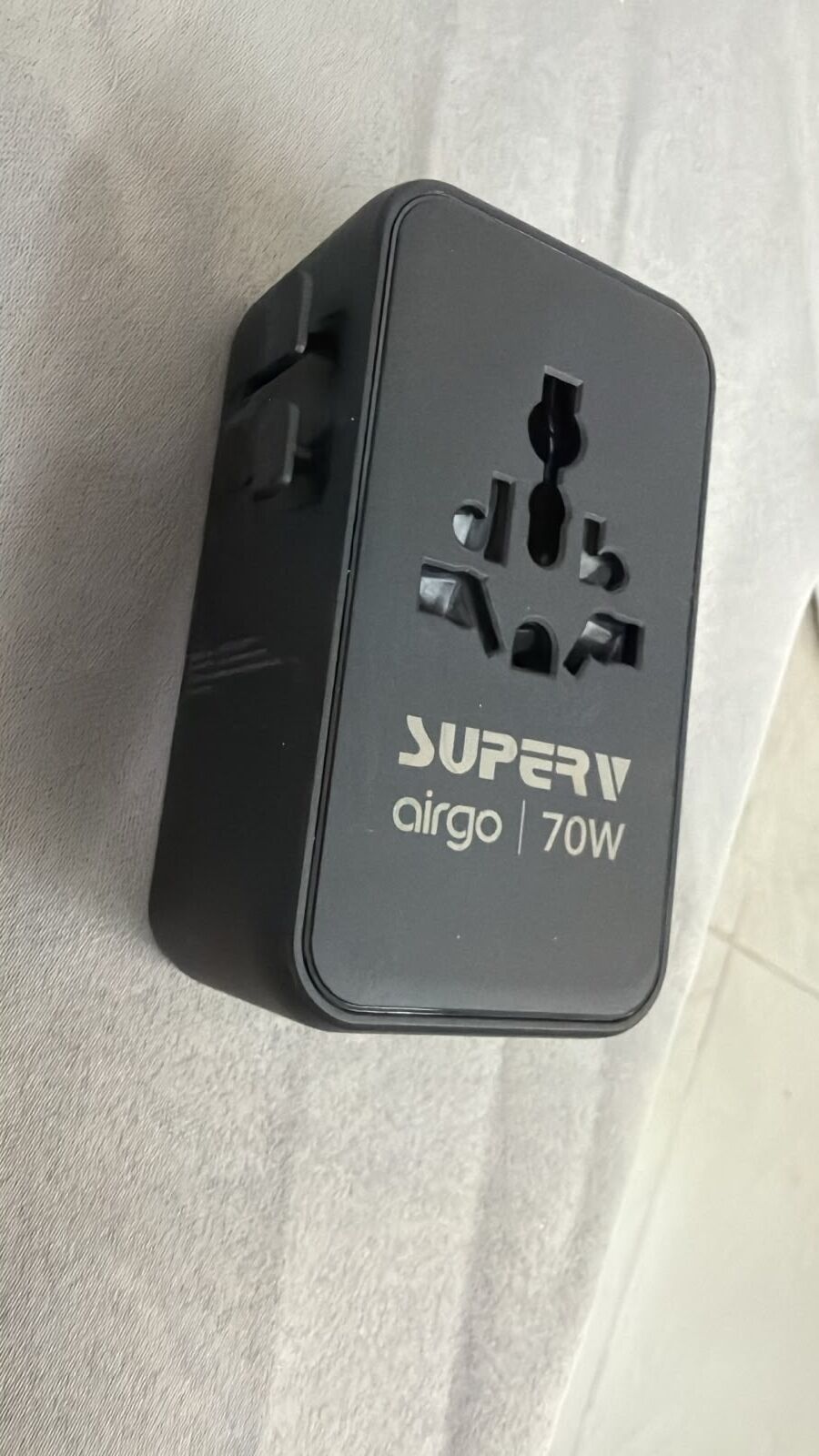 DG013 SuperV airgo 70W 旅行轉換插座