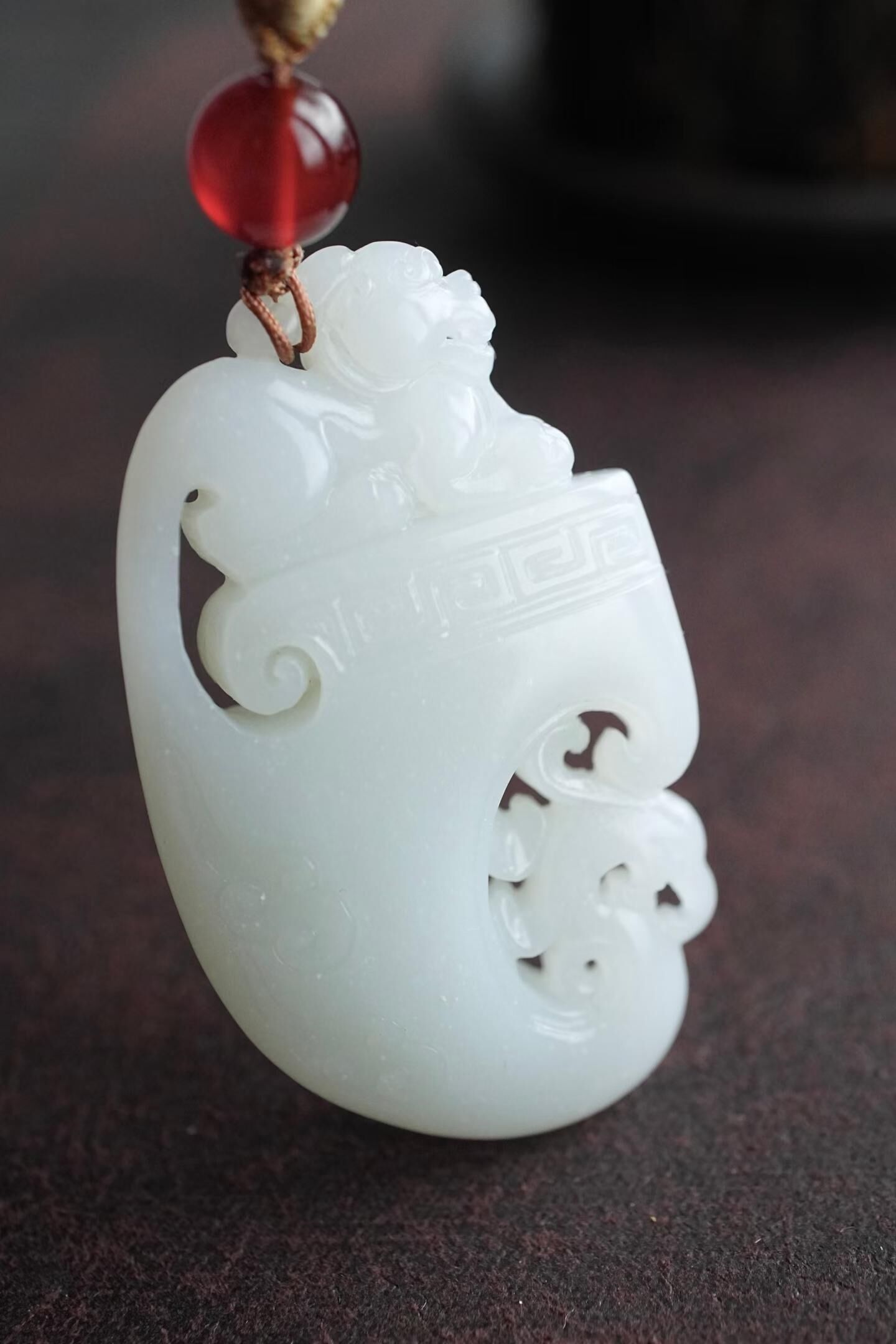 723432 和田玉羊脂玉“府上有龍”瑞獸掛件/手把件