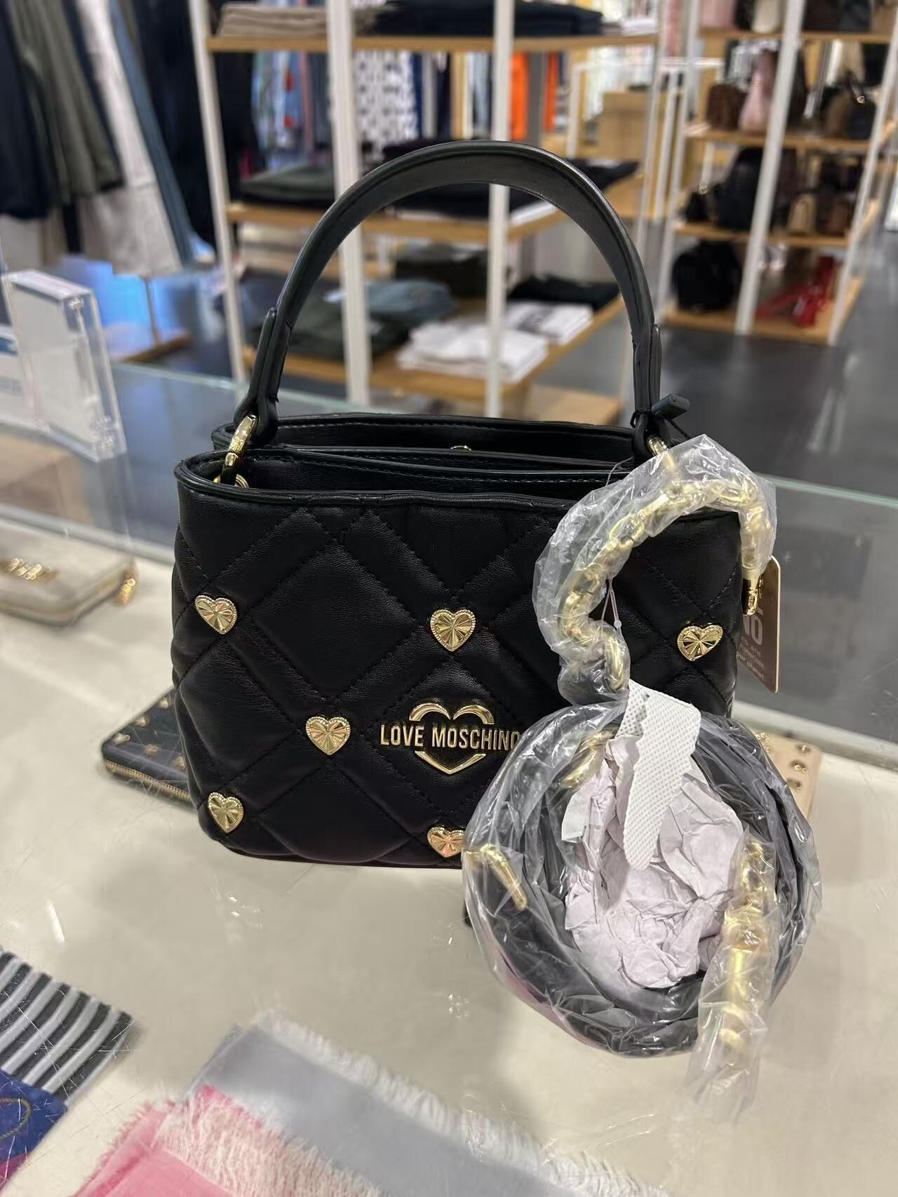 LYS02233 Love Moschino 心心窩多間隔手提/斜孭袋