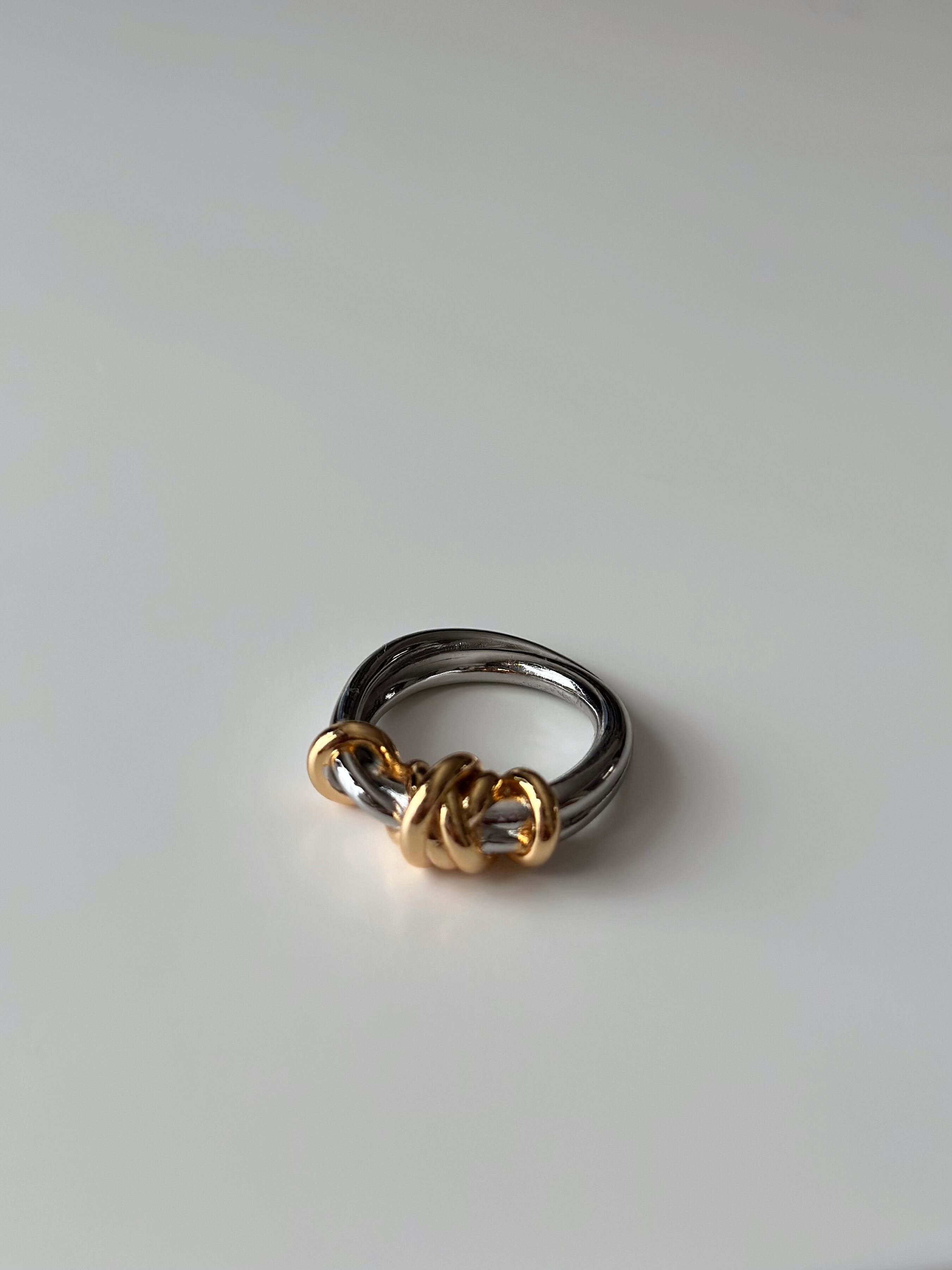 SS two-tone knot ring