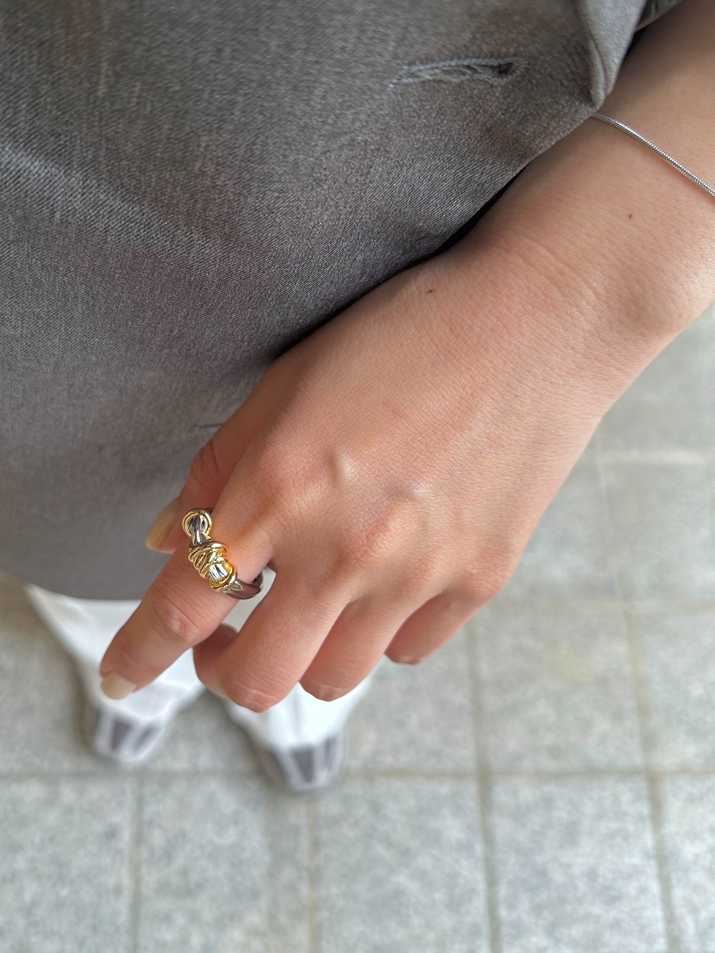 SS two-tone knot ring