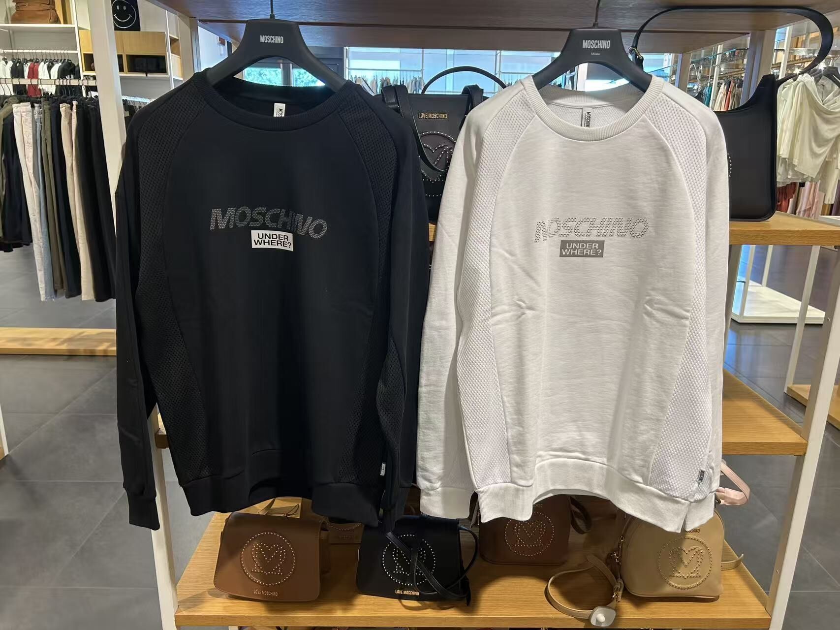 LYS02237 MOSCHINO 簡約男裝圓領衛衣
