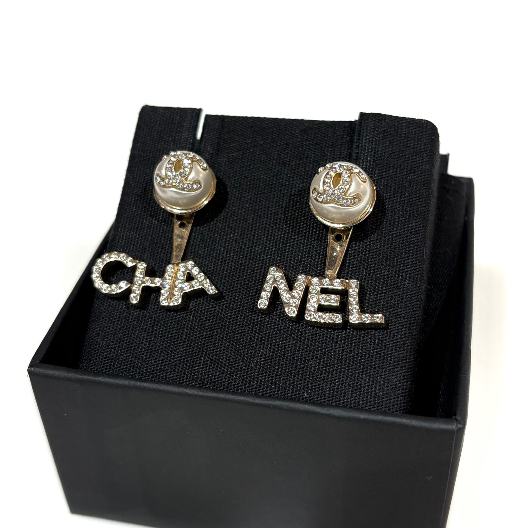 全新CHANEL耳環 2x2.2CM AB6484 水晶字母耳環 #BRAND NEW #香榭站正品