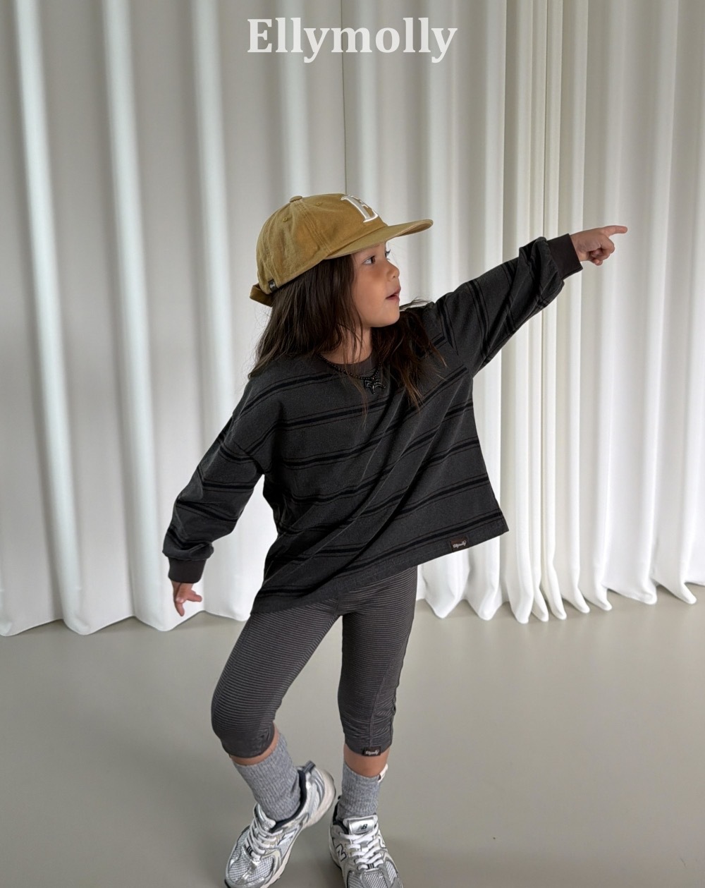 Ellymolly 線條寬鬆 tee / 2色