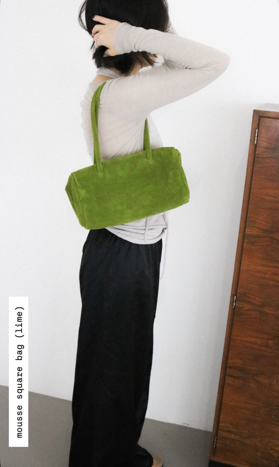 代購價! 牛皮mouse square bag
