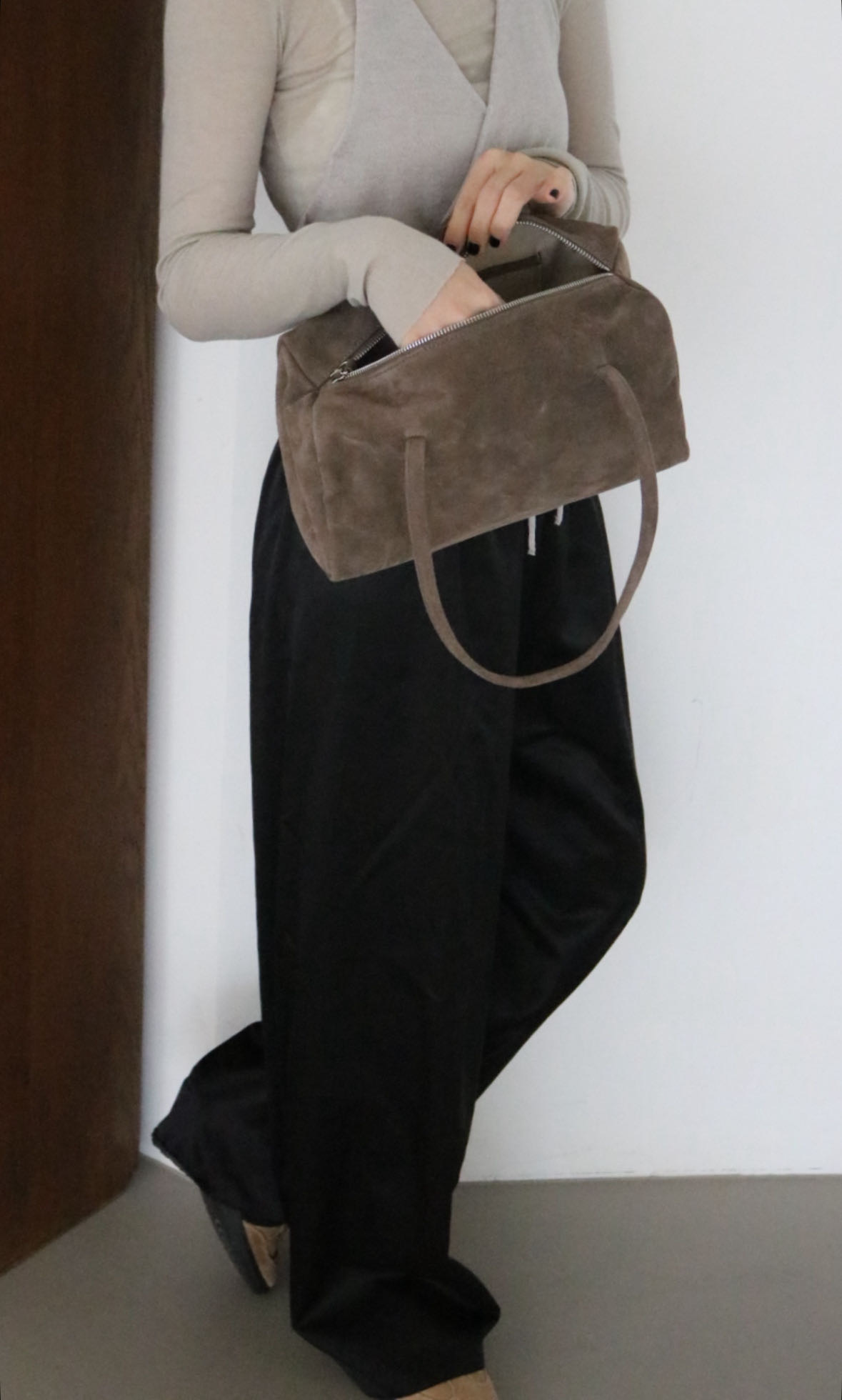 代購價! 牛皮mouse square bag