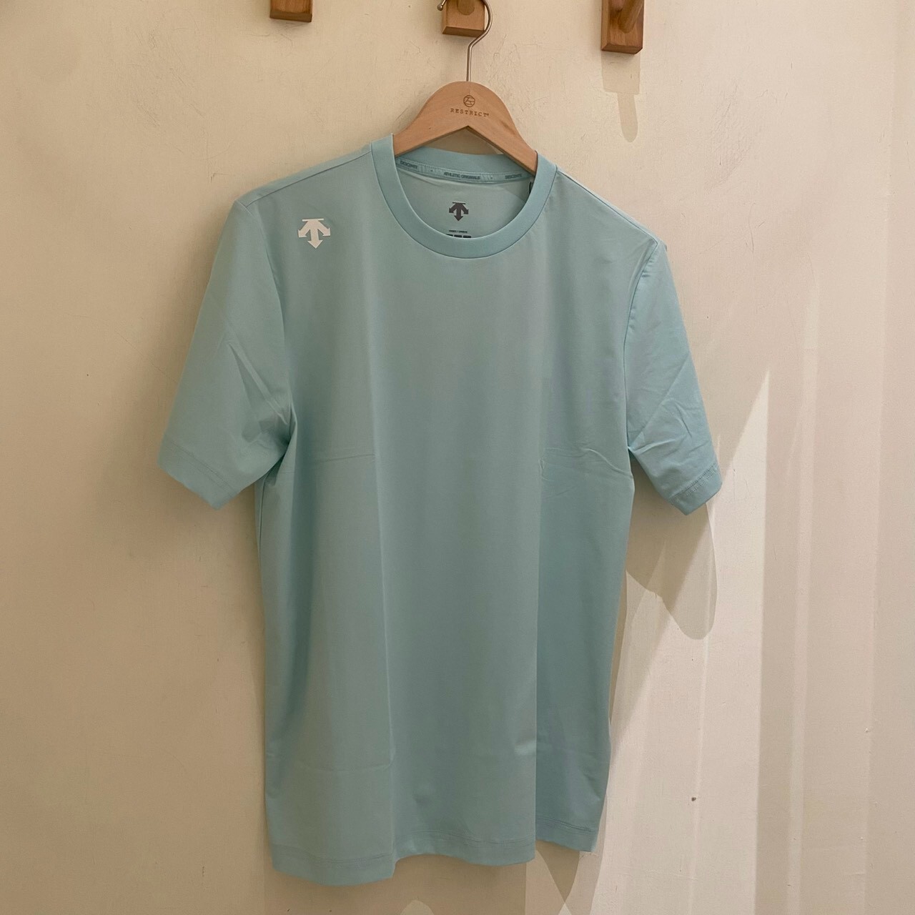 Descente 迪桑特 Run 系列短袖 SR223RTS44