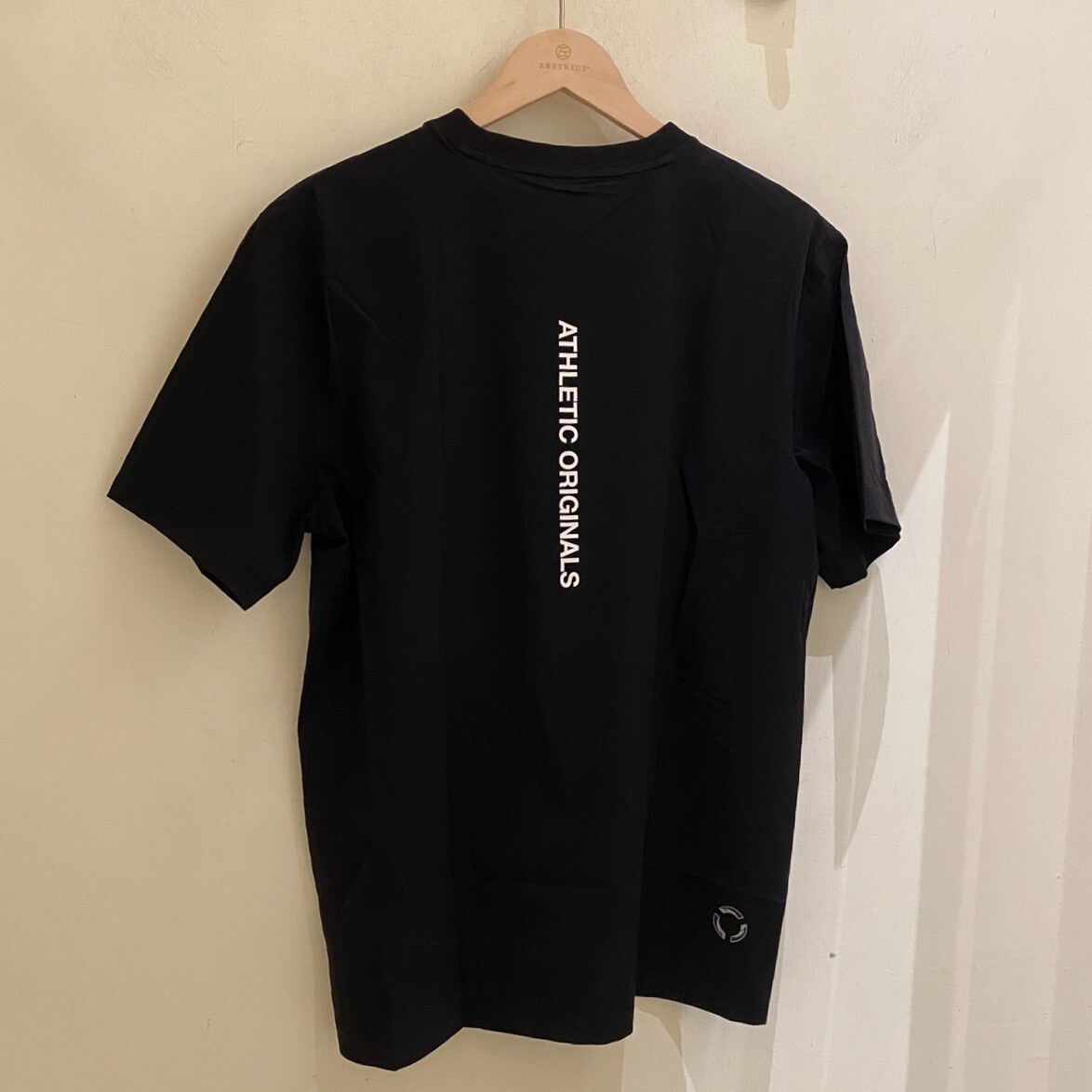 Descente 迪桑特 後背直式大字短T SR223RTS41
