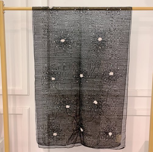 B3 75% Wool 25% Silk 約: 約: 70 x 190 cm -M
