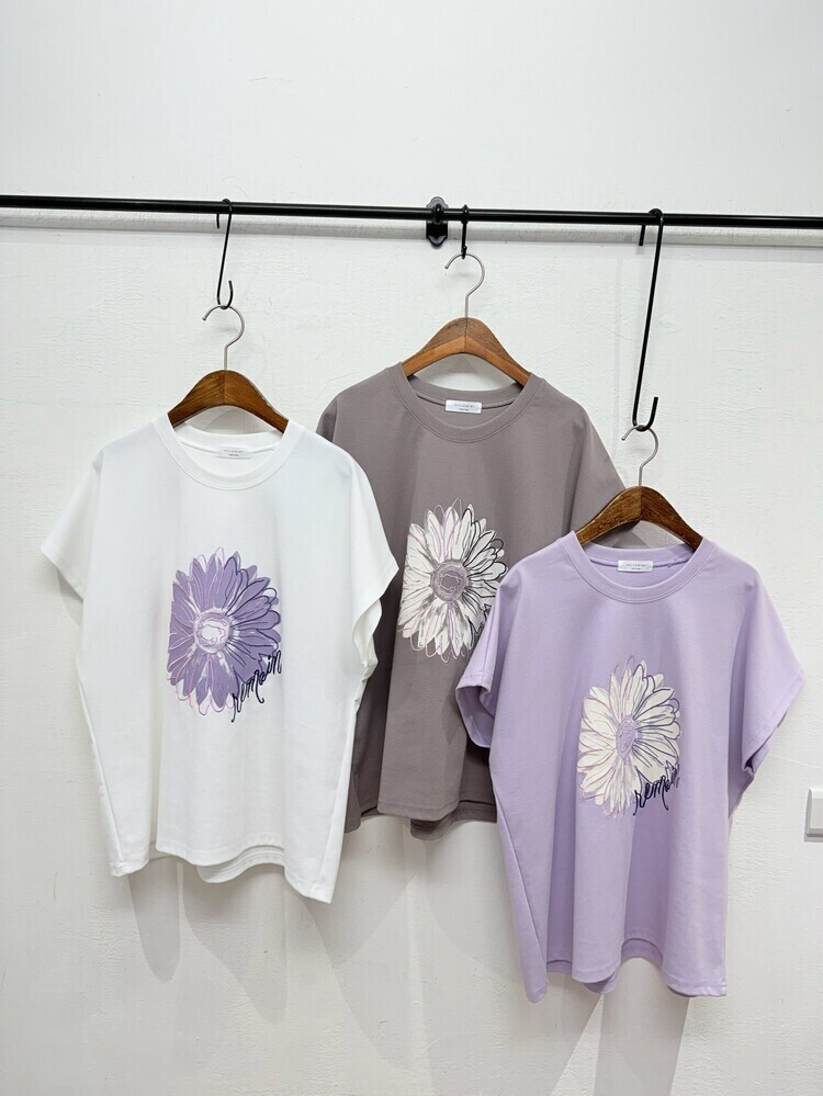 刺繡多重花朵上衣((不列入會員折扣))