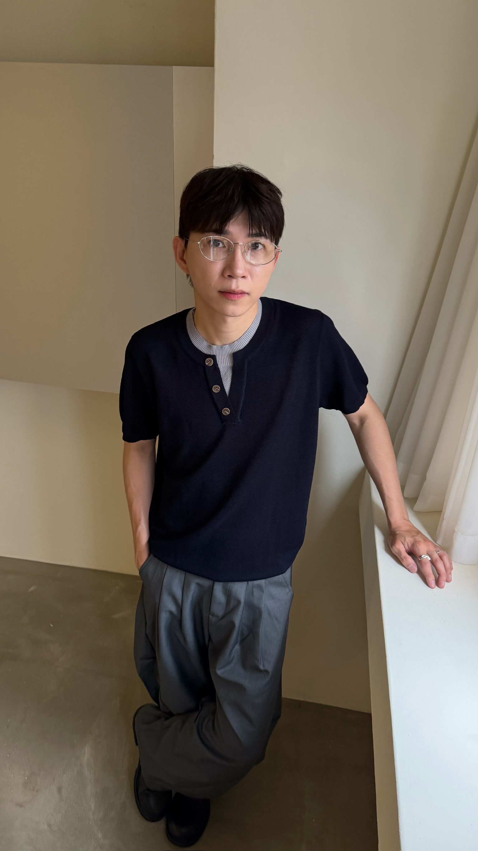 假兩件V領針織上衣