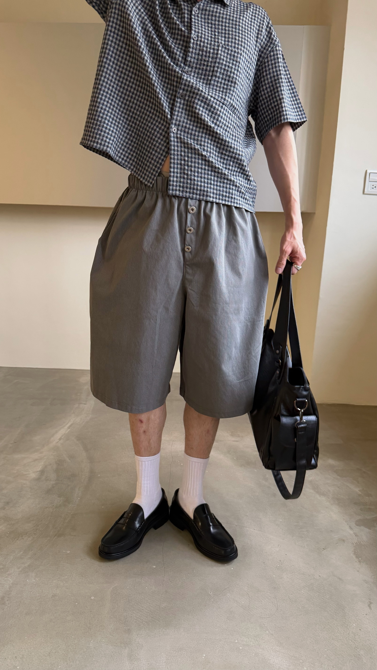 排扣造型短褲