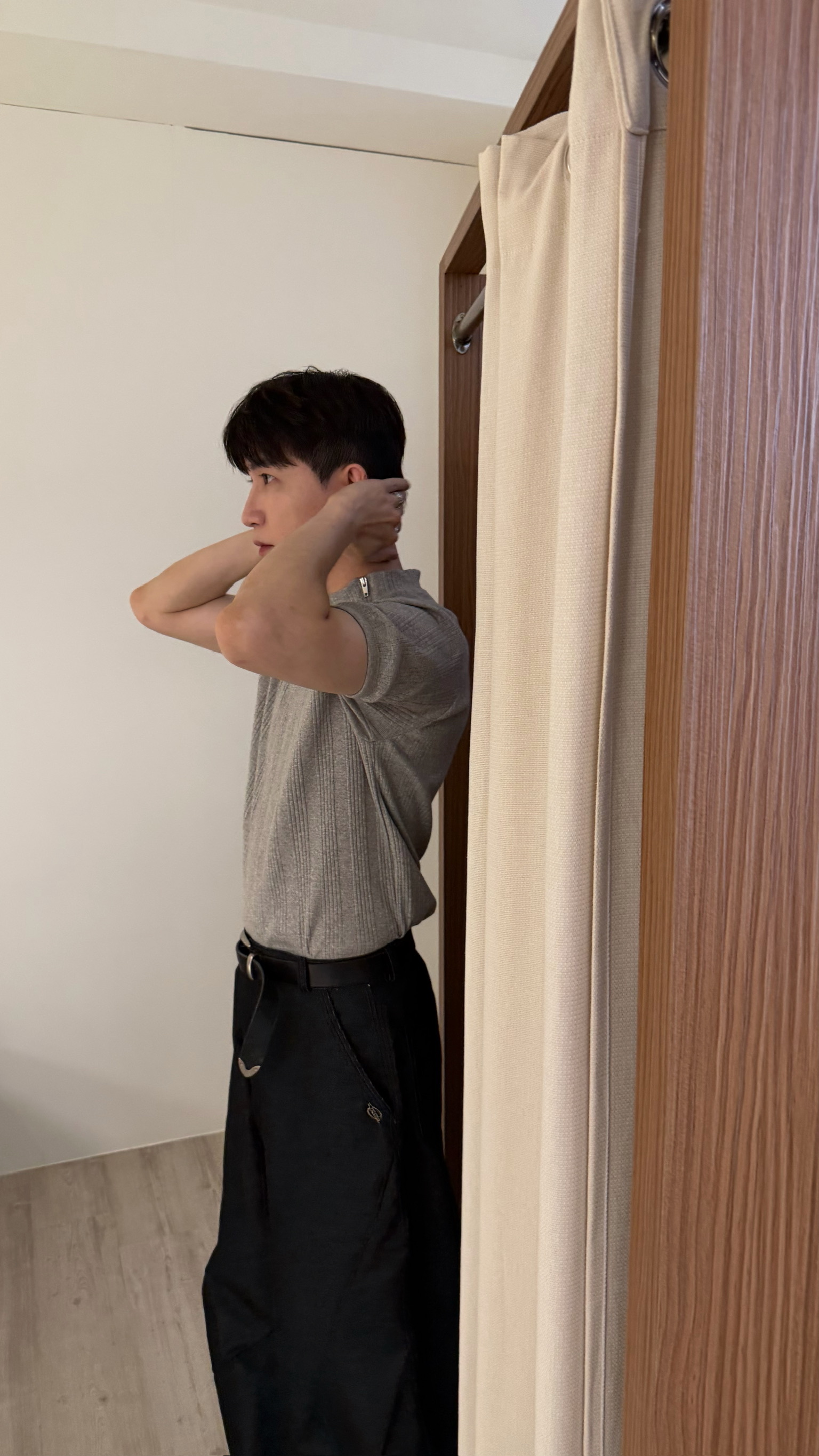 斜拉鏈合身彈性上衣