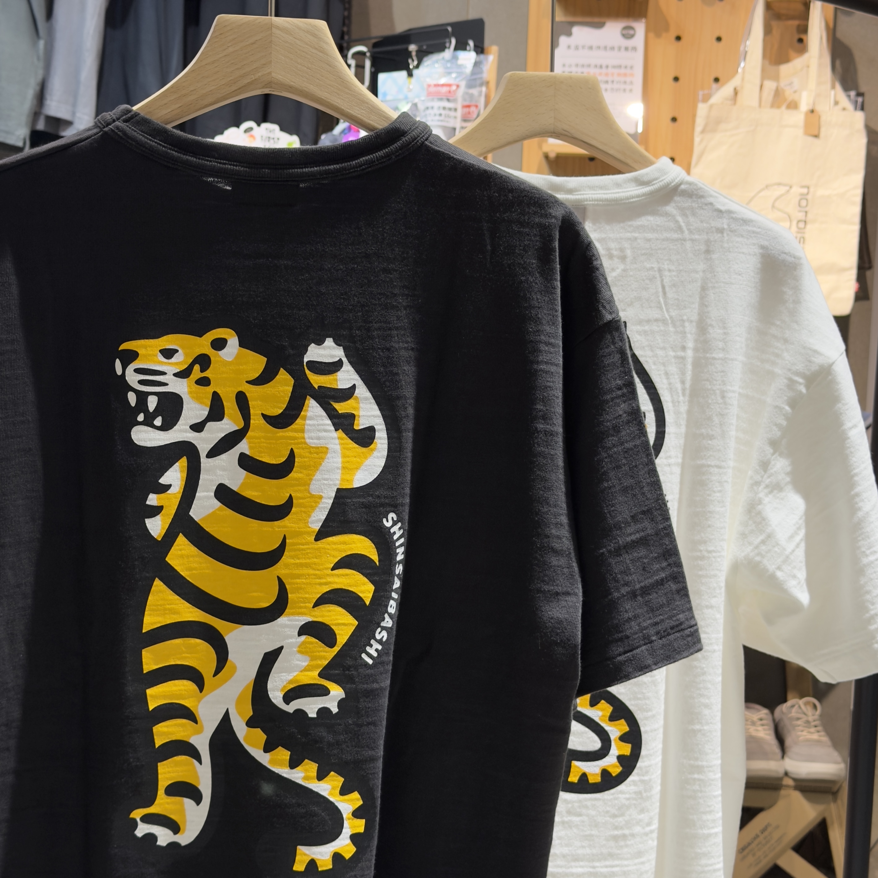 【現貨】HUMANMADE ANIMAL GRAPHIC T-SHIRT SHINSAIBASHI 心齋橋店鋪限定 直立老虎短tee HM31TE064