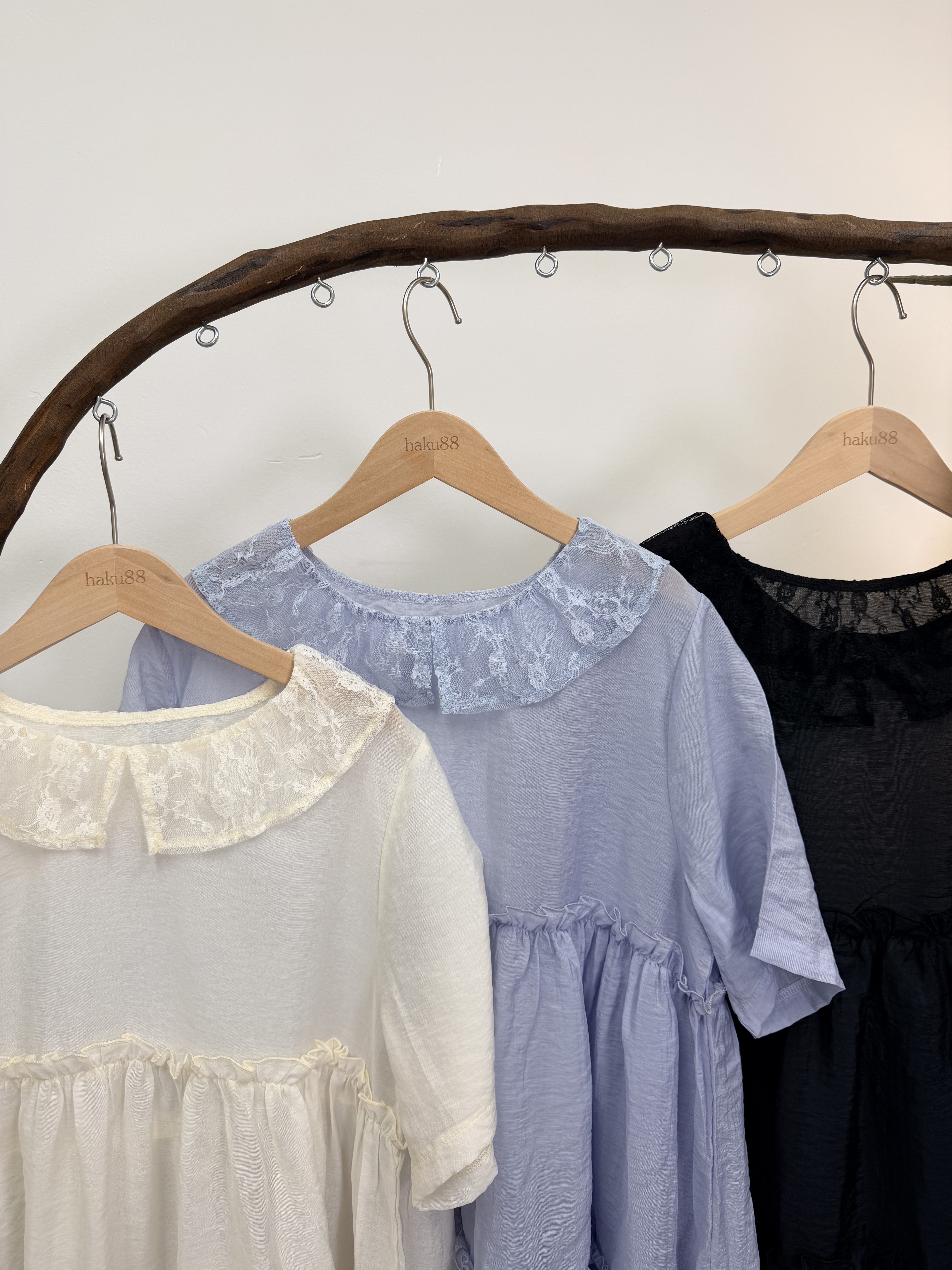 Lace娃娃領半透Ruffle Top