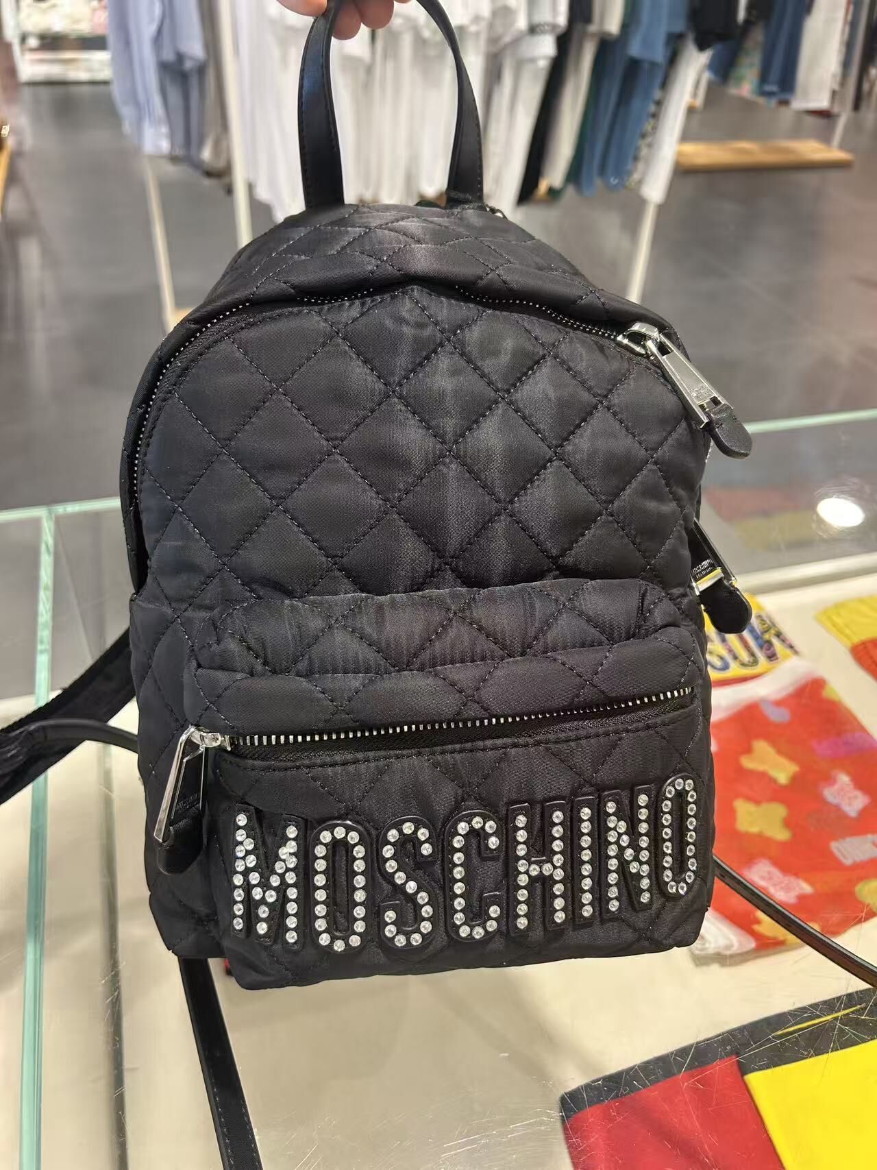 LYS02242 Moschino 水鑽logo菱格背囊